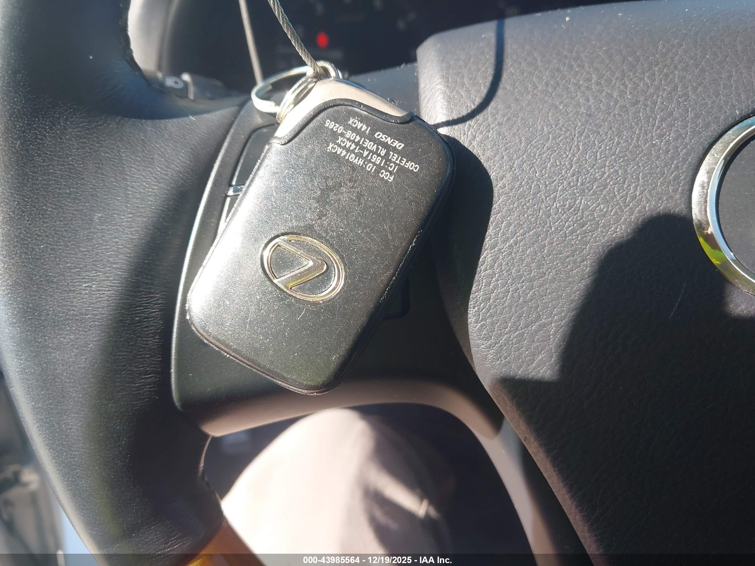 LEXUS RX image 11
