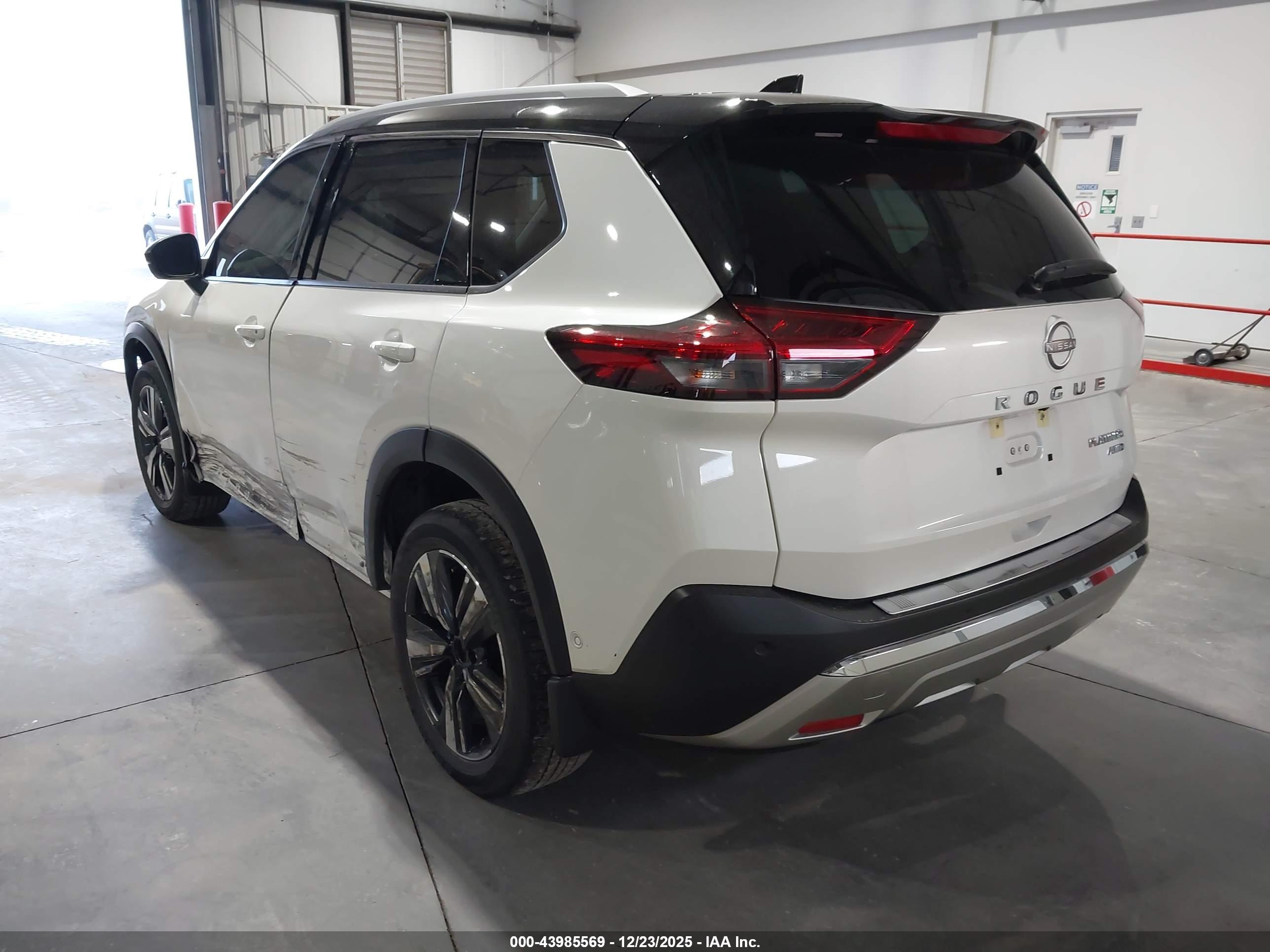 NISSAN ROGUE image 3