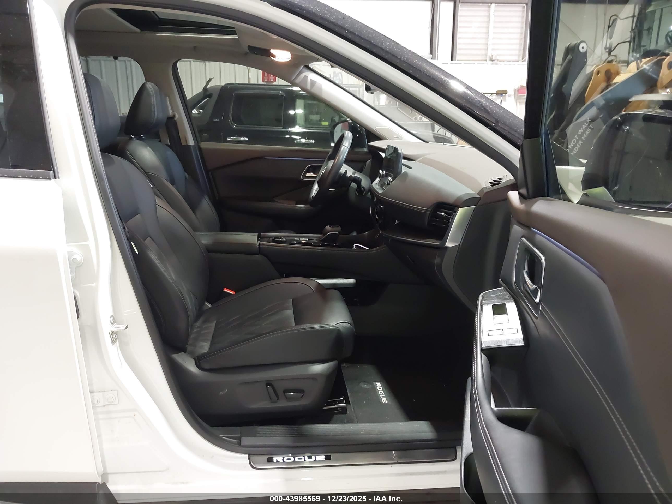 NISSAN ROGUE image 5