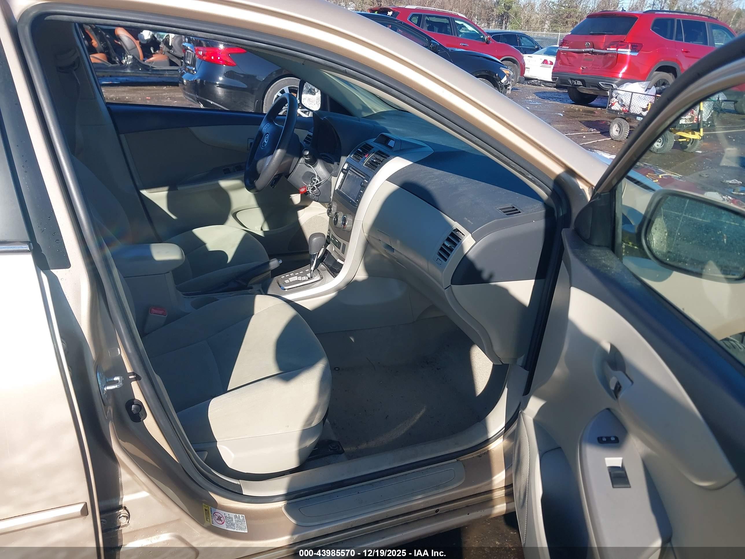 TOYOTA COROLLA image 5