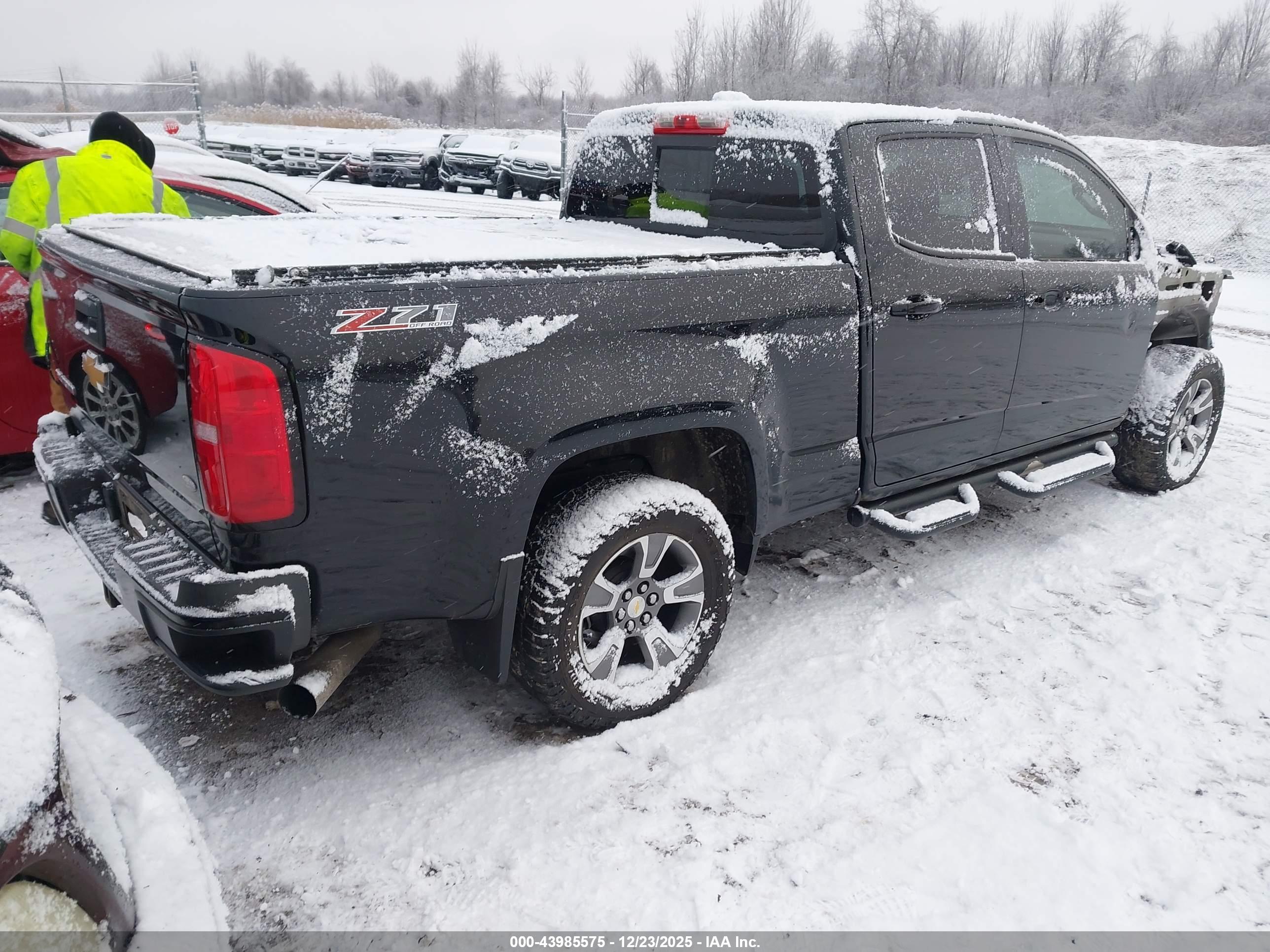 CHEVROLET COLORADO image 4