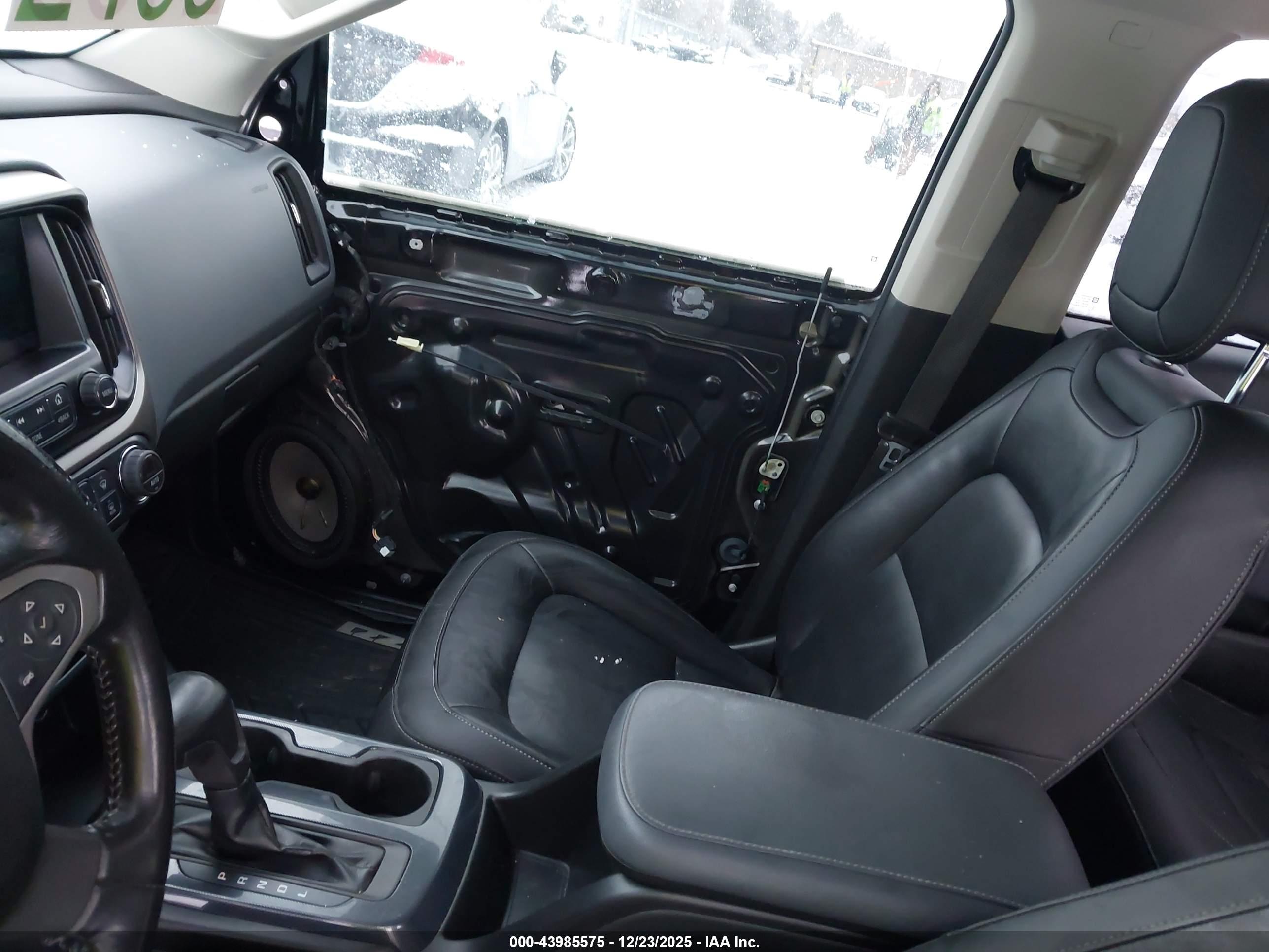 CHEVROLET COLORADO image 5