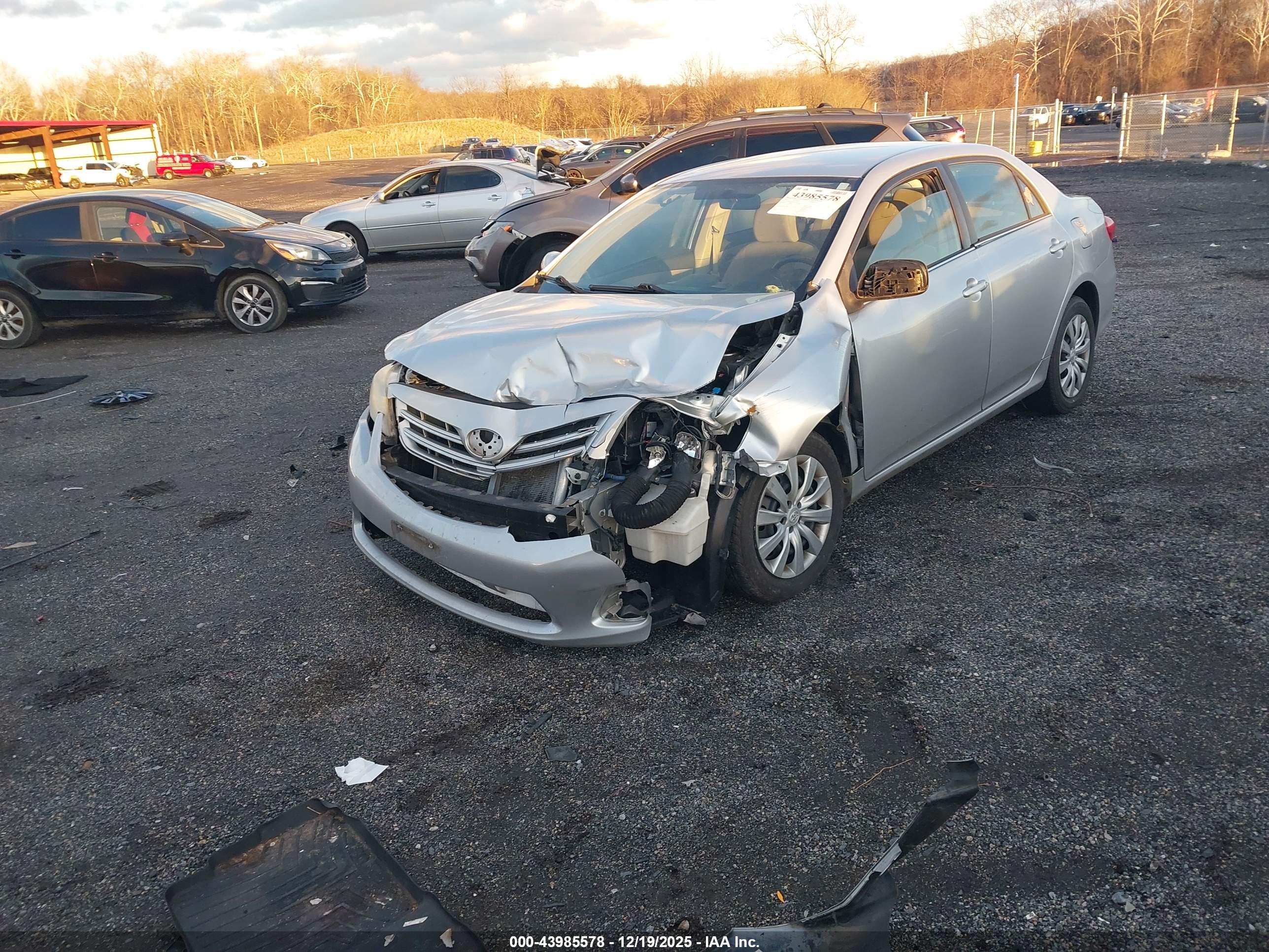 TOYOTA COROLLA image 2