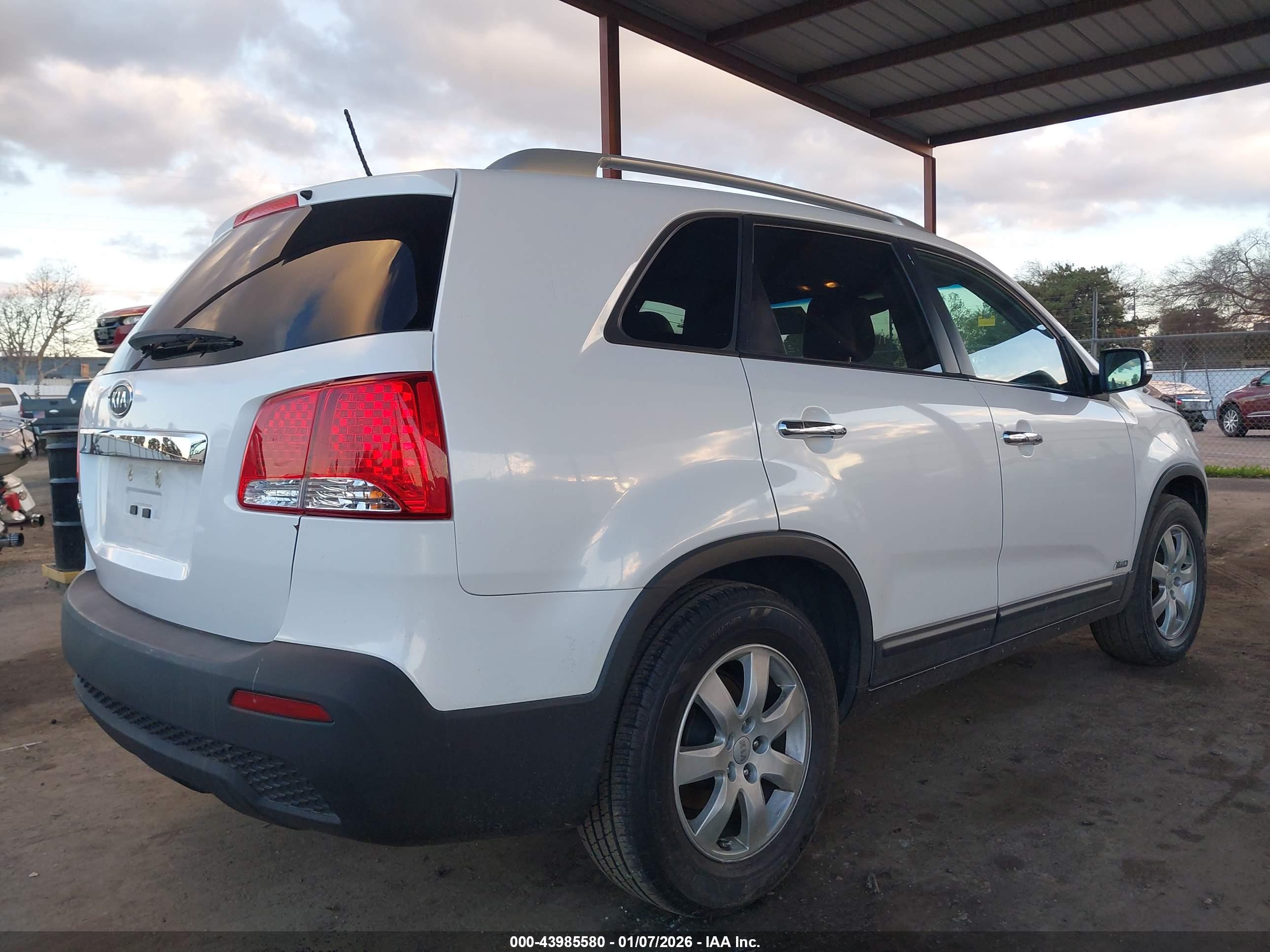 KIA SORENTO image 4