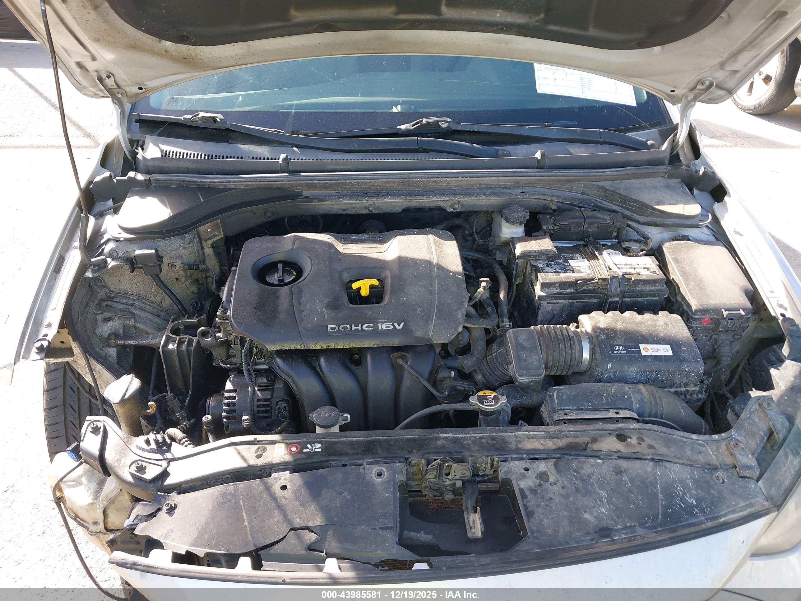 HYUNDAI ELANTRA image 10