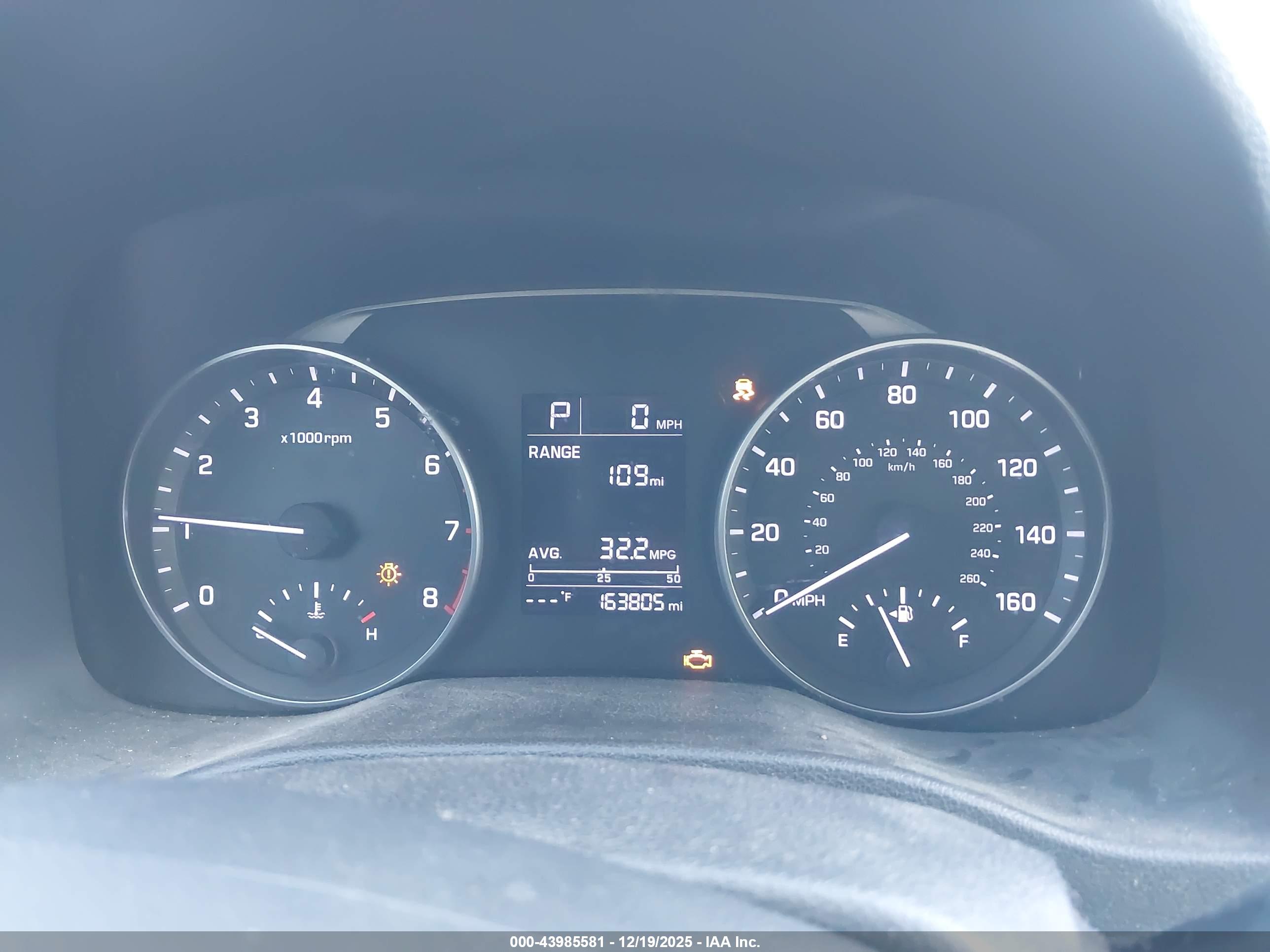 HYUNDAI ELANTRA image 7
