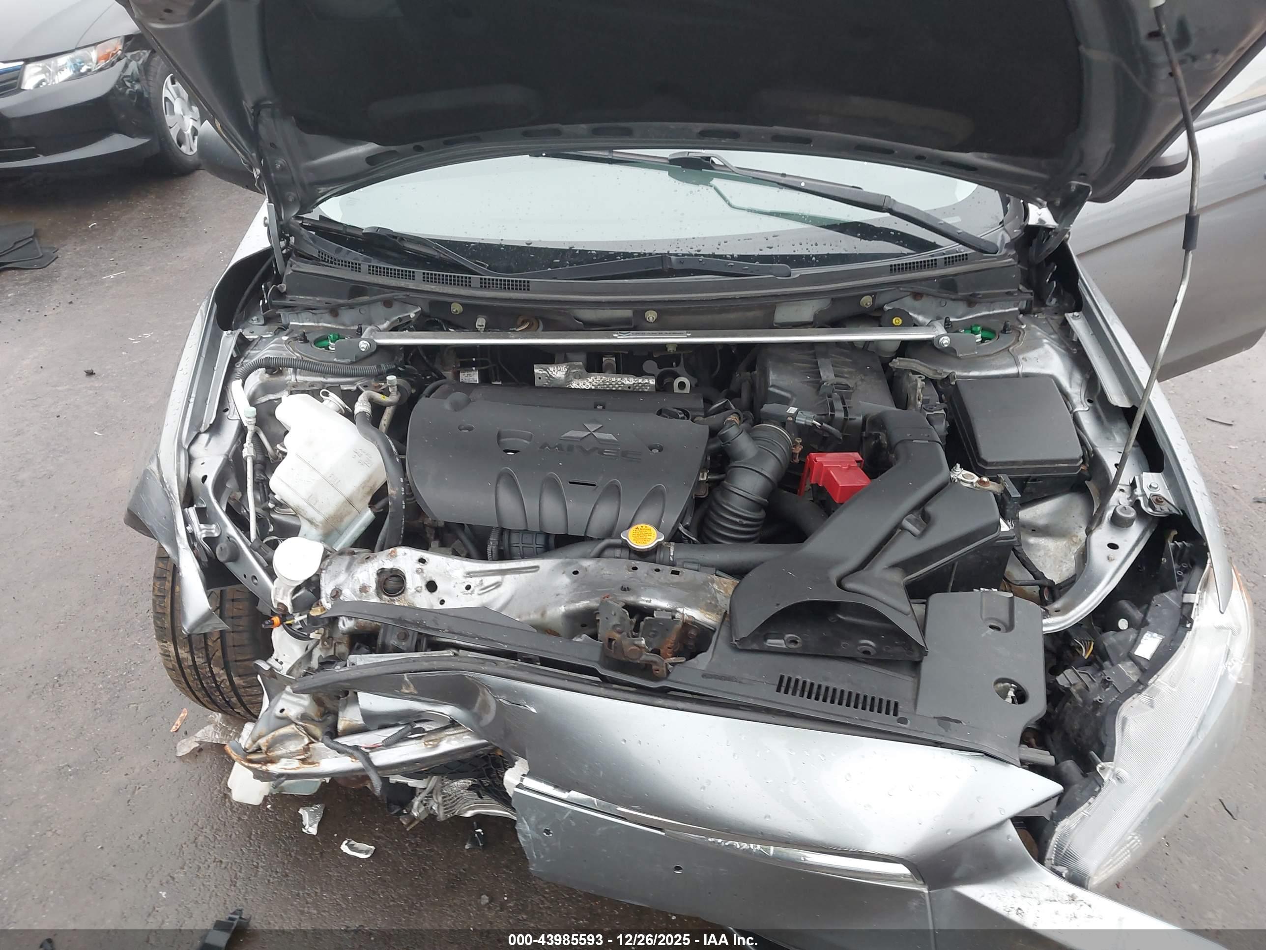 MITSUBISHI LANCER image 10