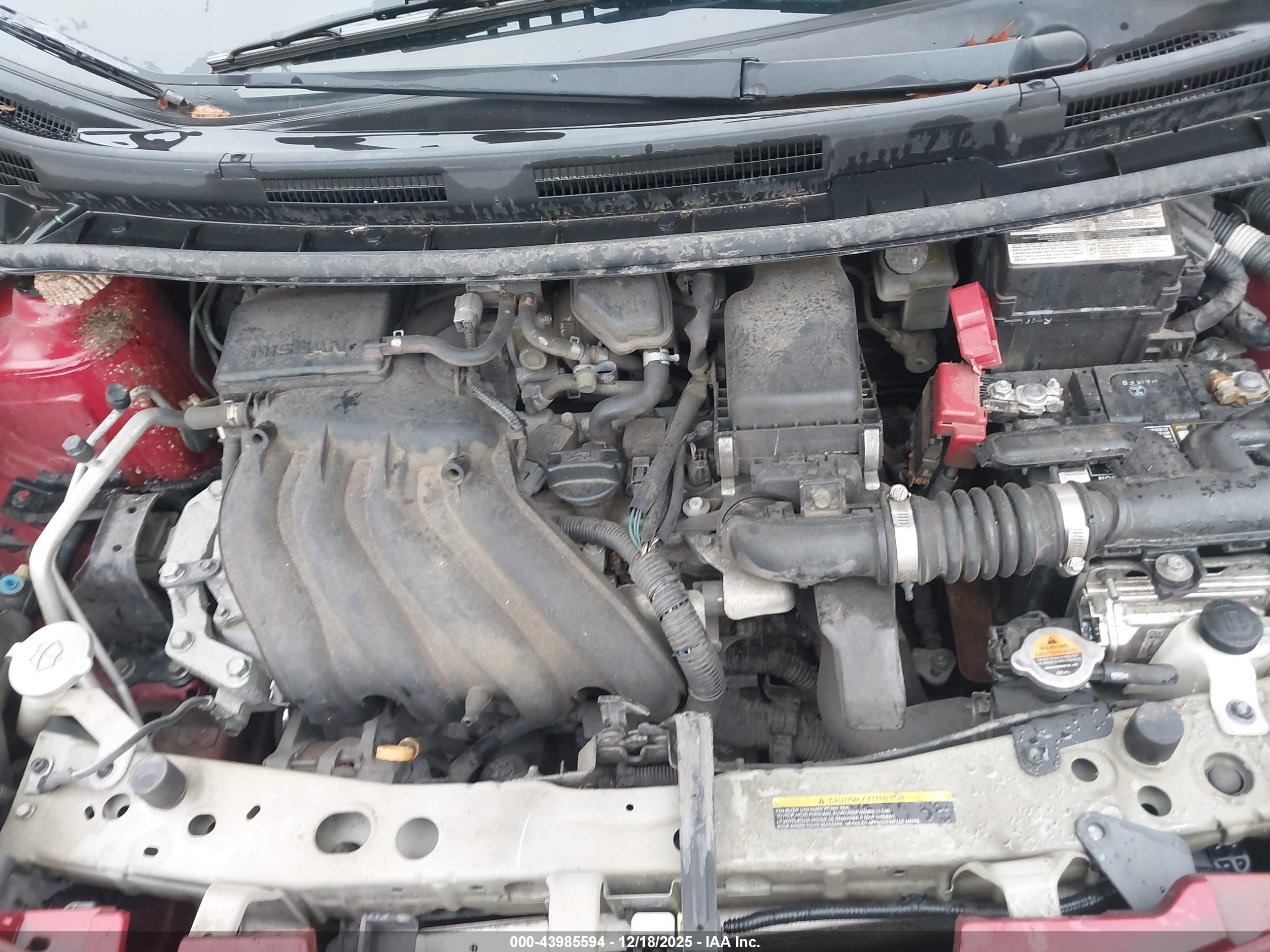 NISSAN VERSA image 10
