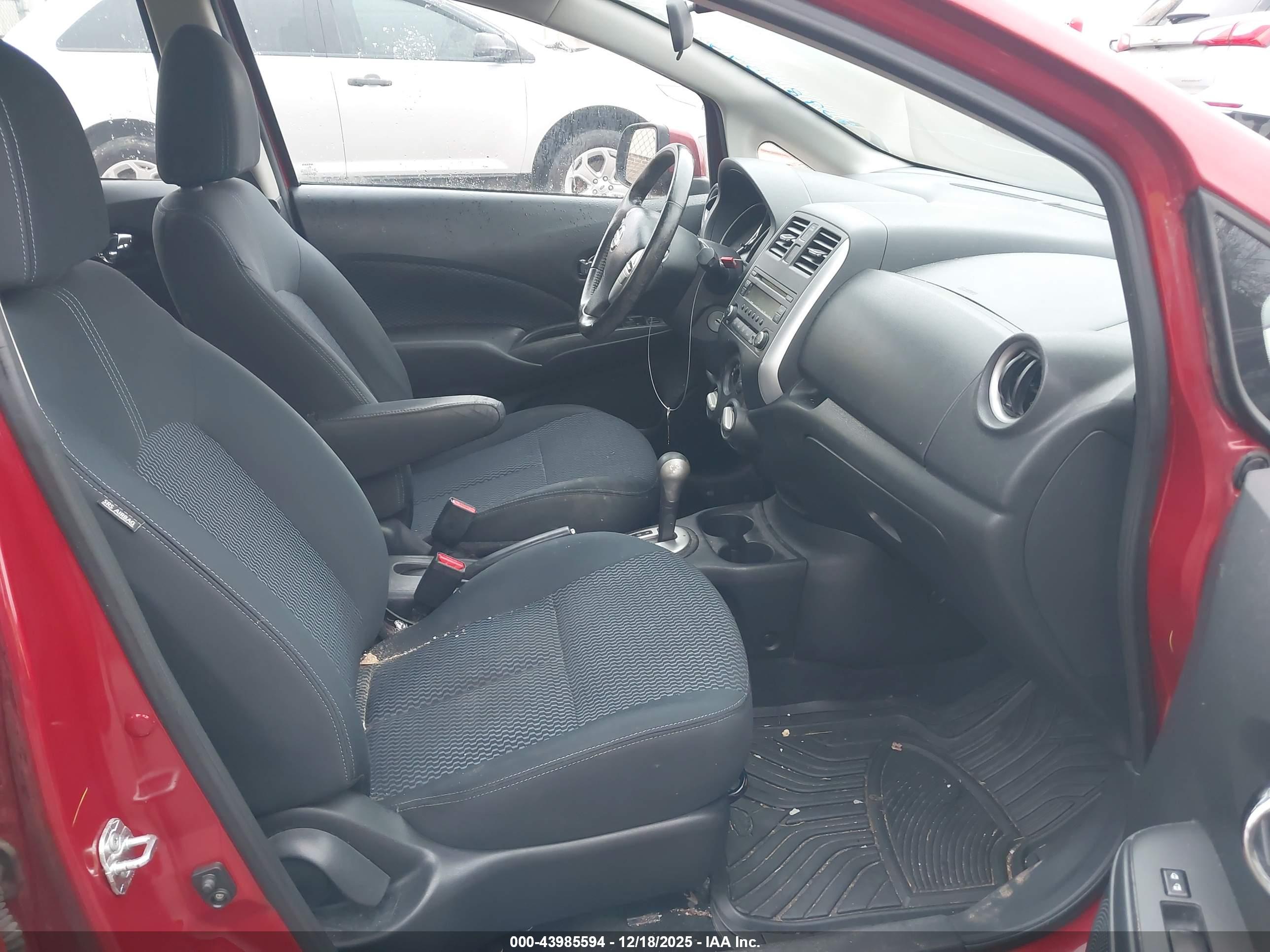 NISSAN VERSA image 5