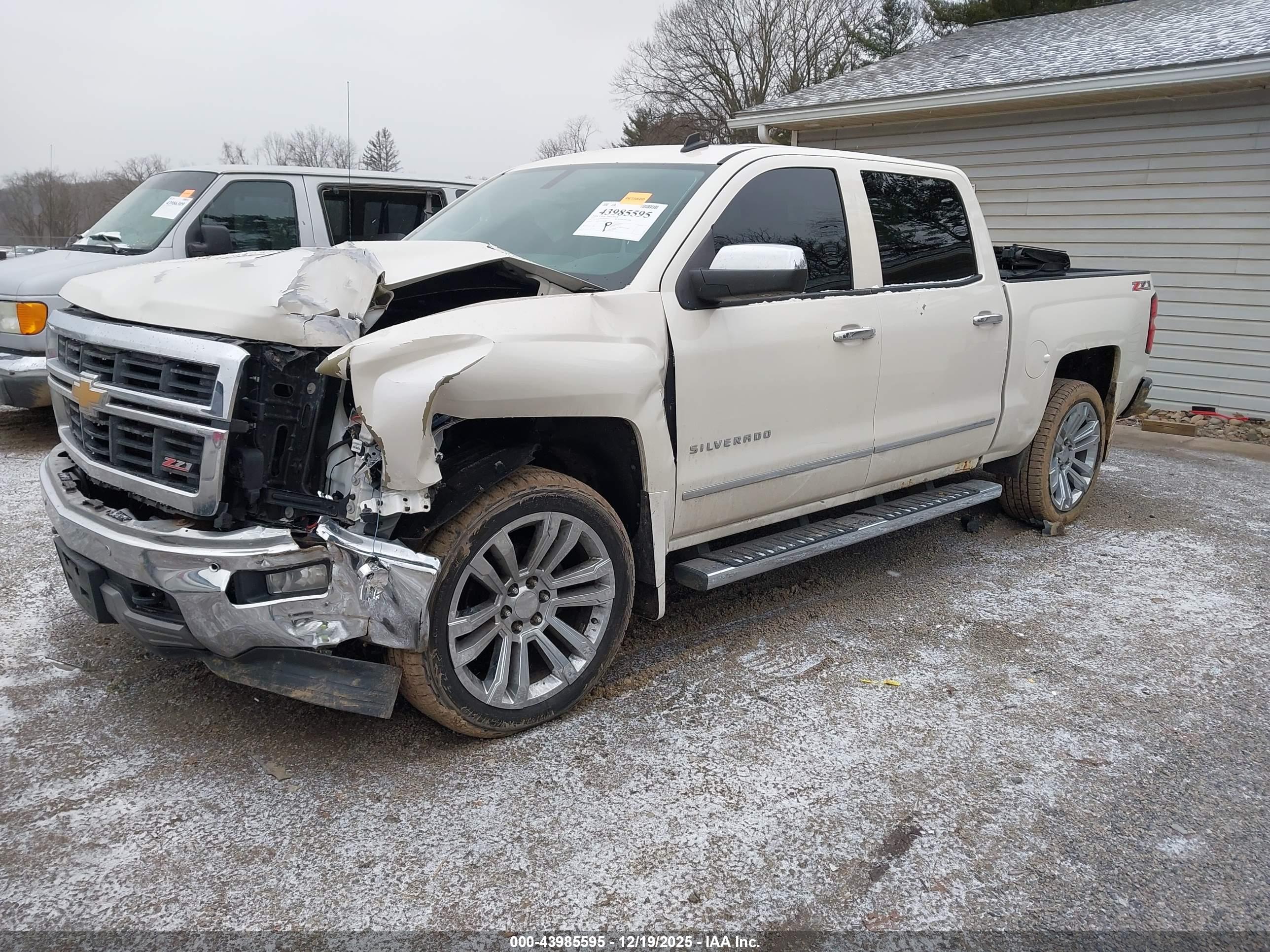 CHEVROLET SILVERADO image 2