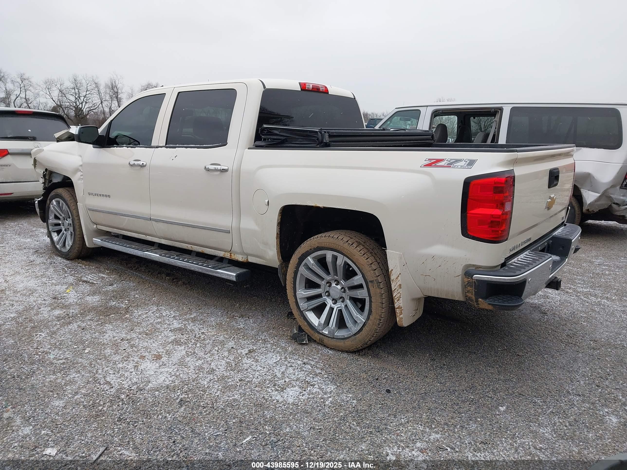 CHEVROLET SILVERADO image 3