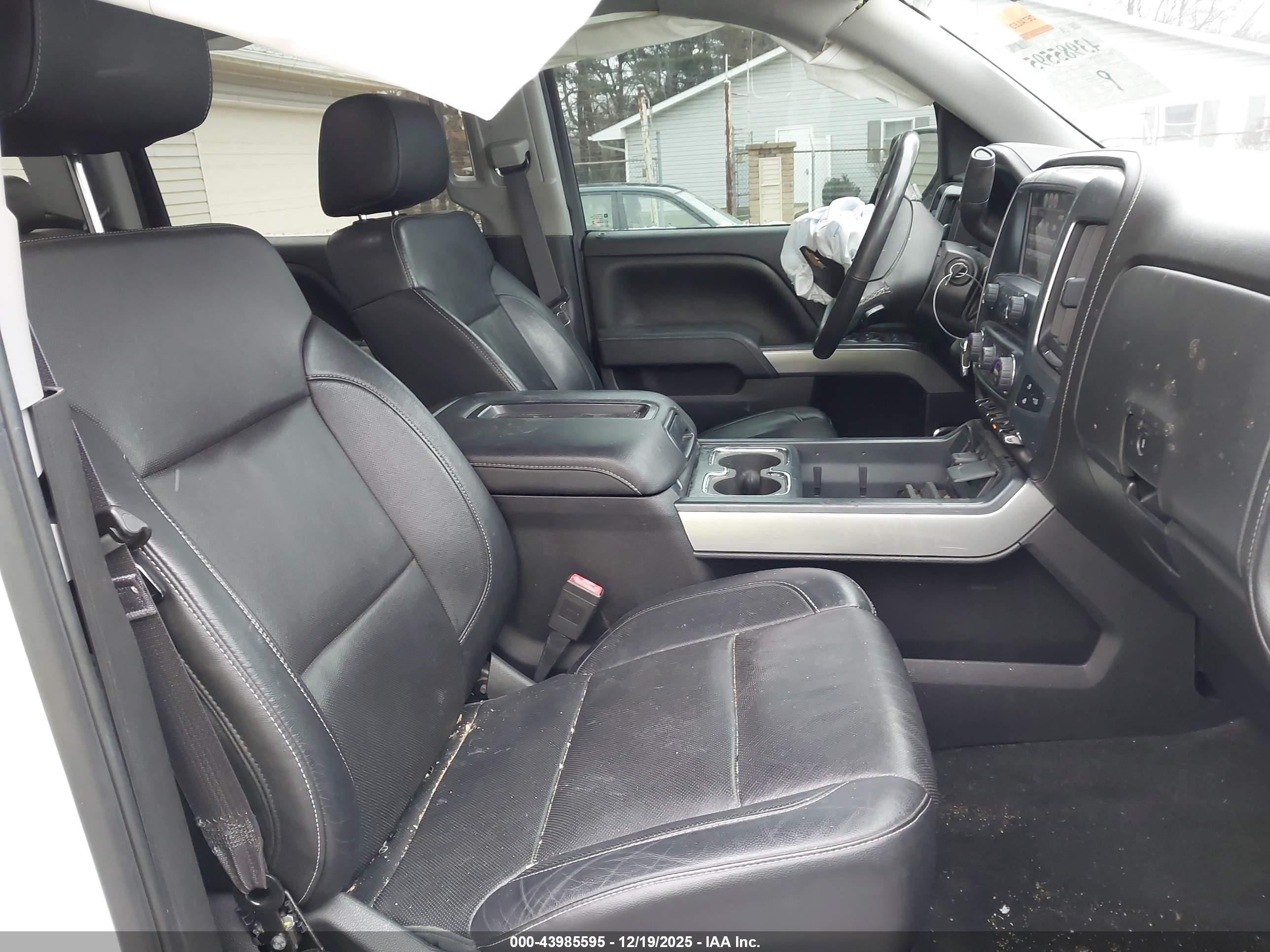 CHEVROLET SILVERADO image 5
