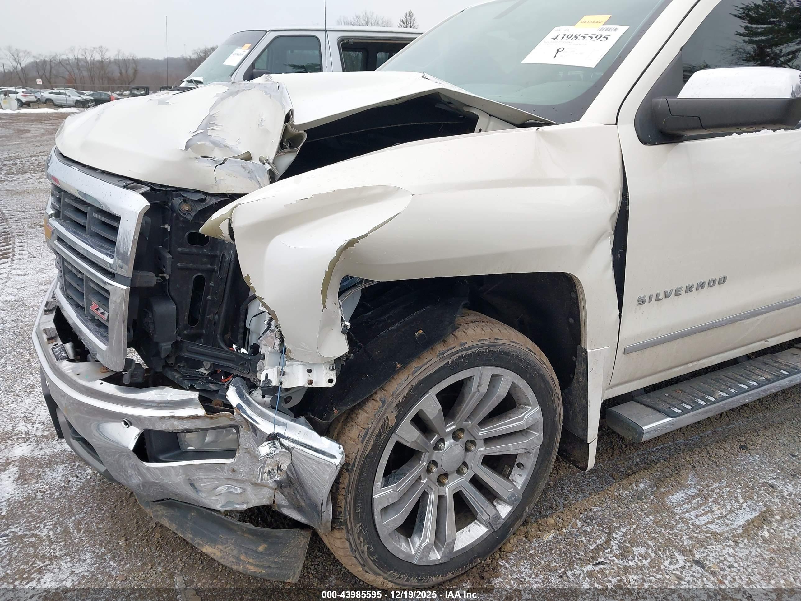 CHEVROLET SILVERADO image 6