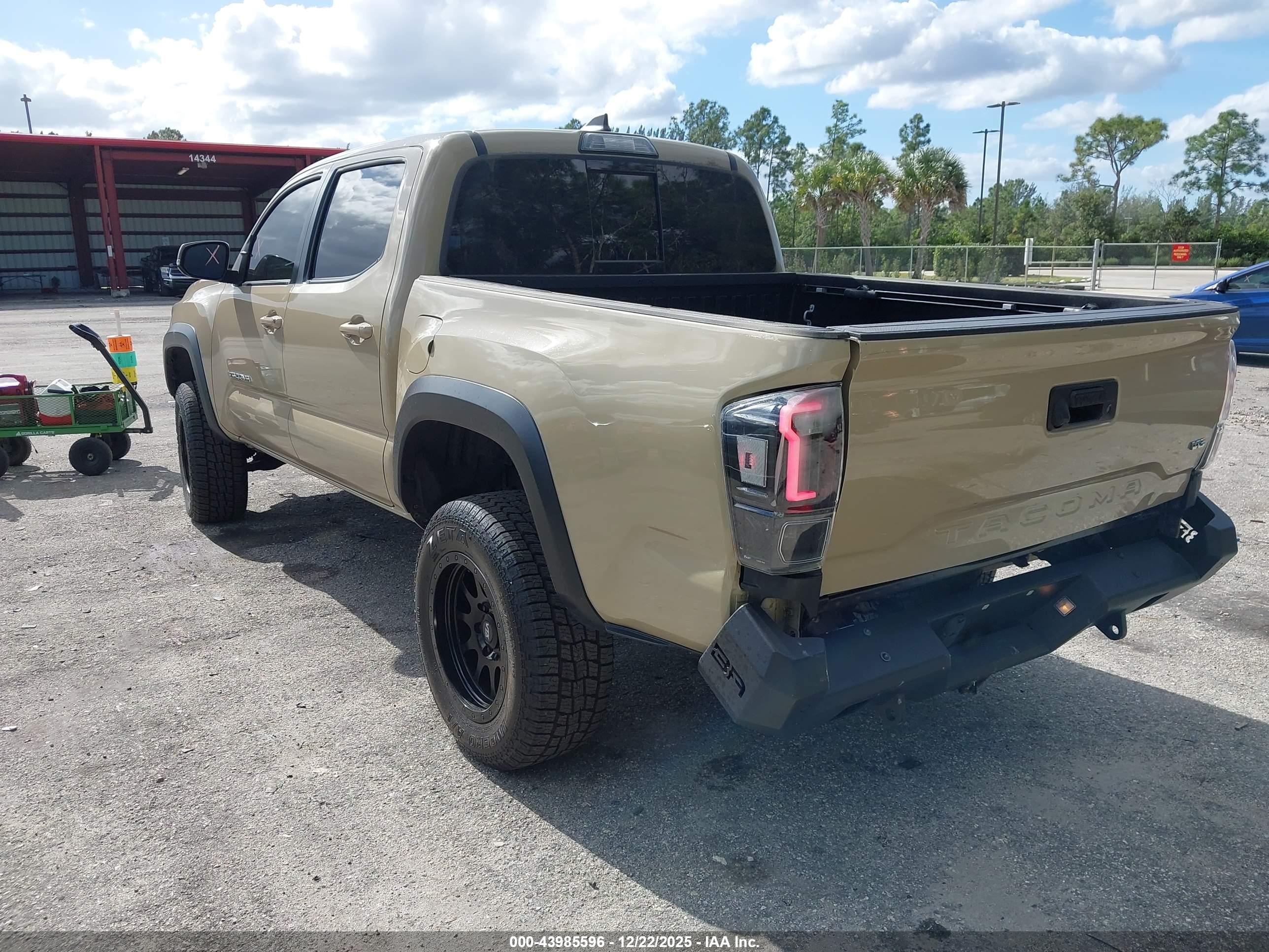 TOYOTA TACOMA image 3