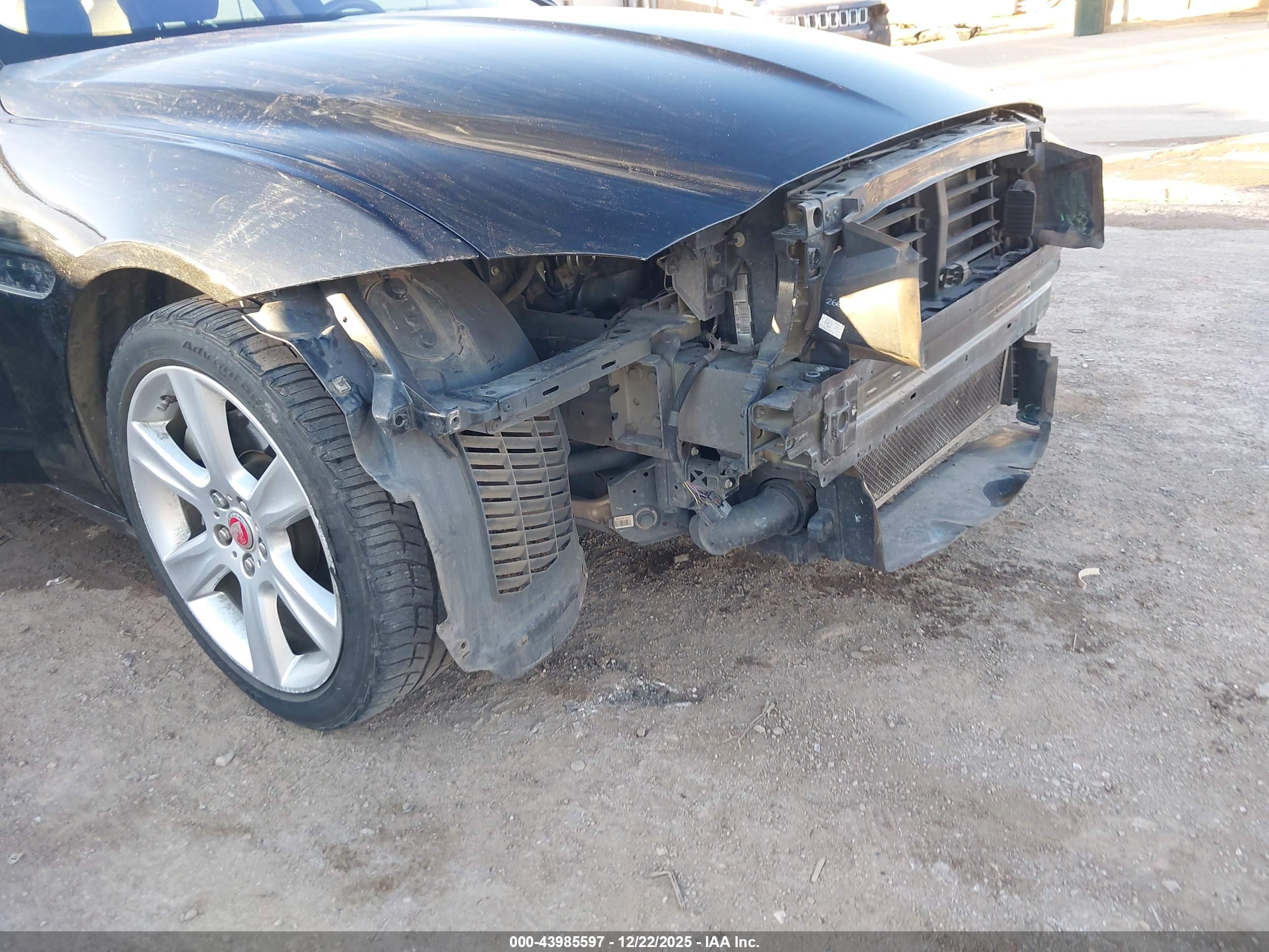 JAGUAR XE image 6