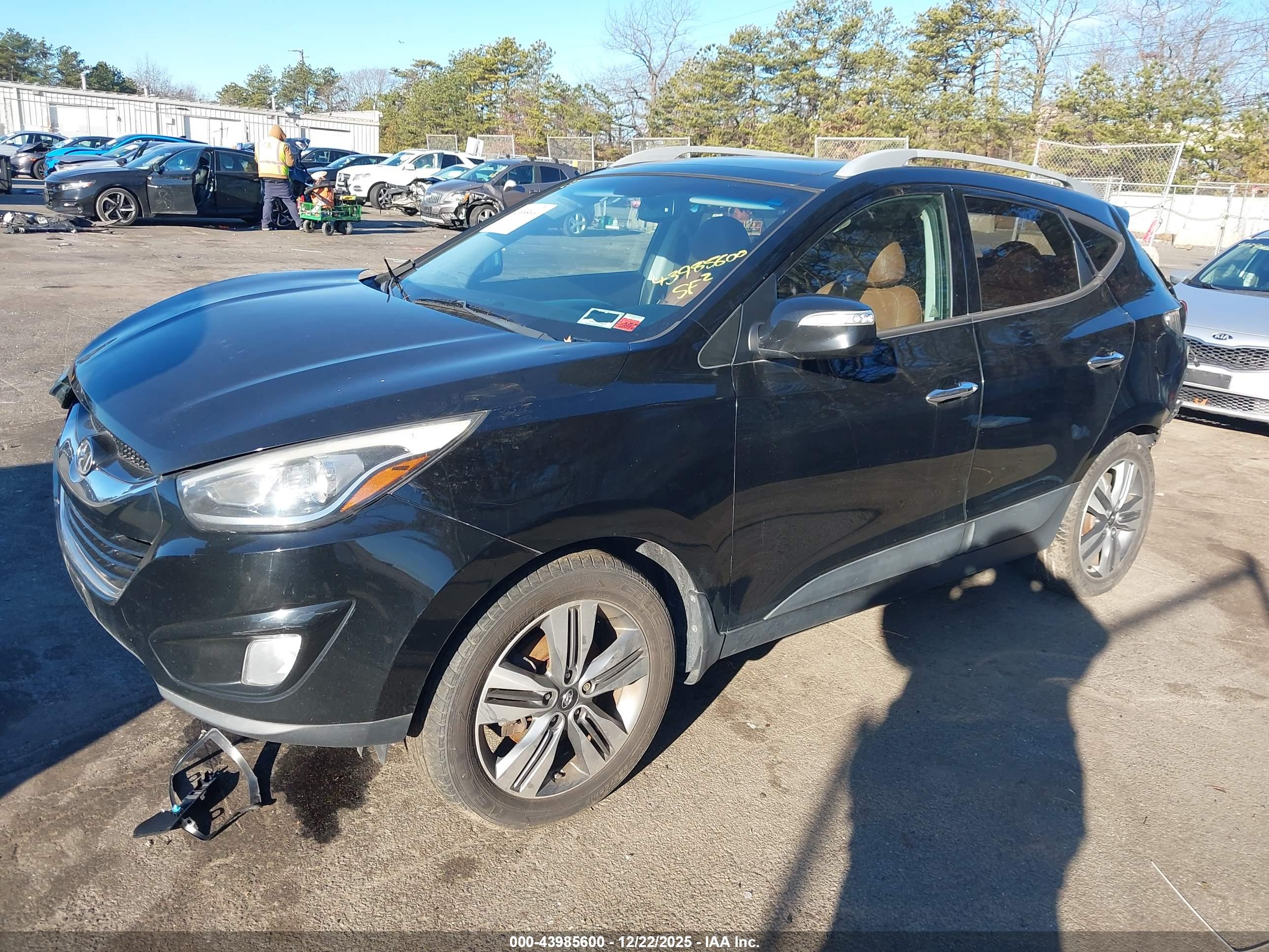 HYUNDAI TUCSON image 2