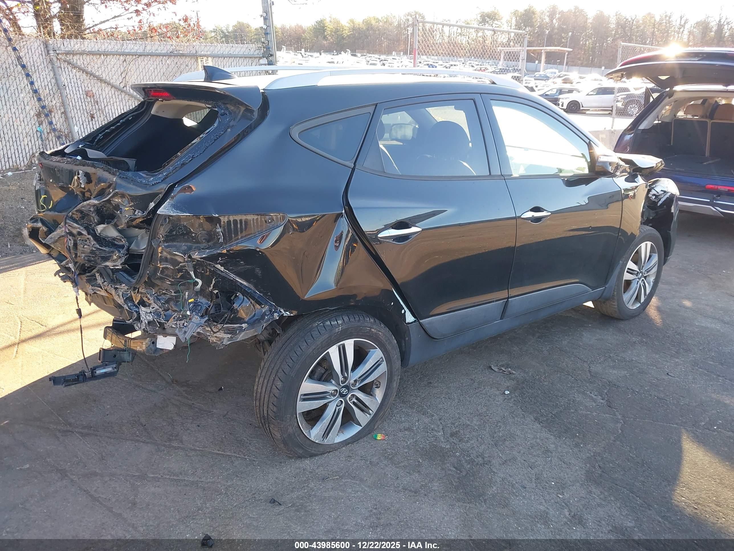 HYUNDAI TUCSON image 4