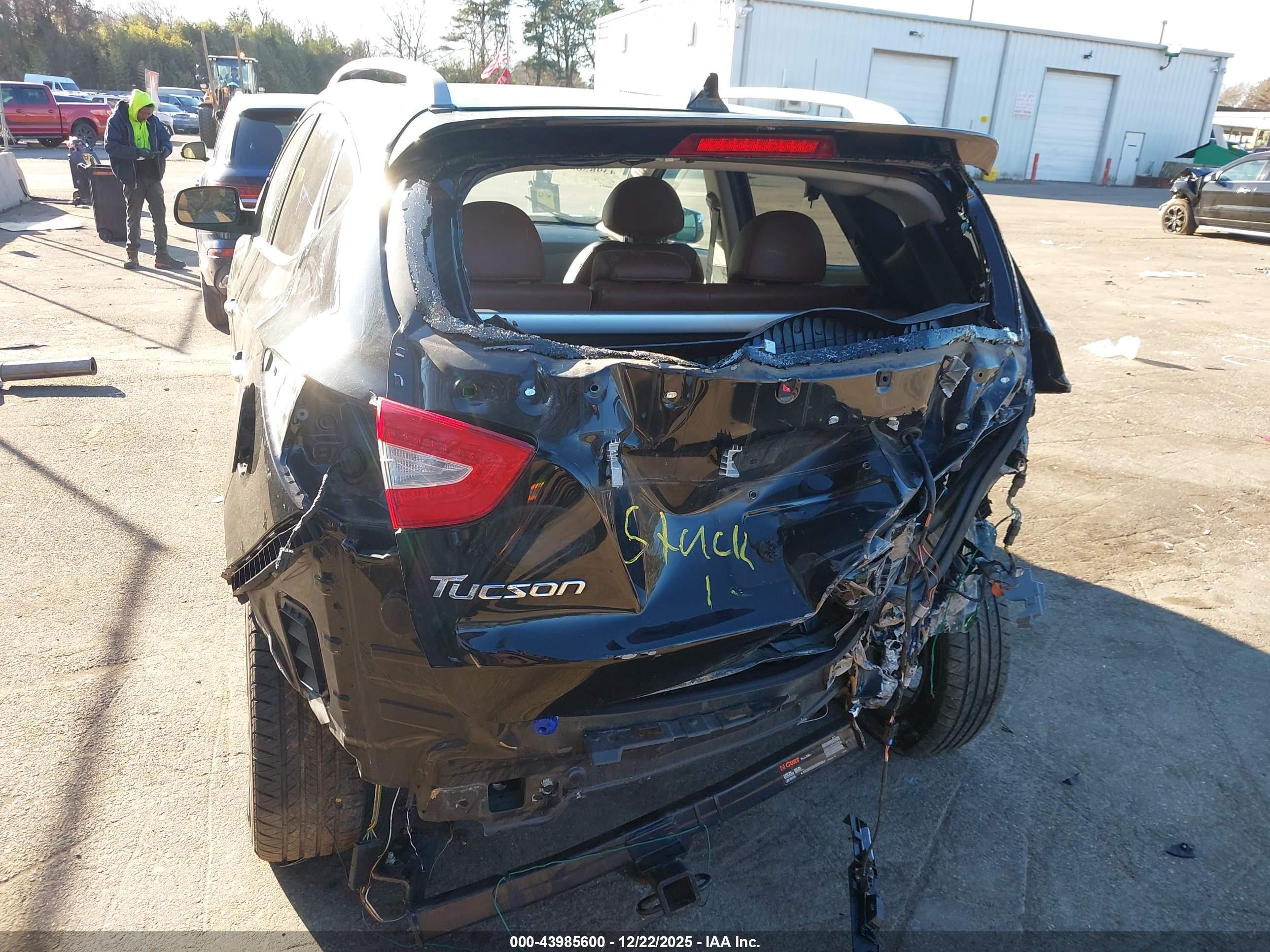 HYUNDAI TUCSON image 6