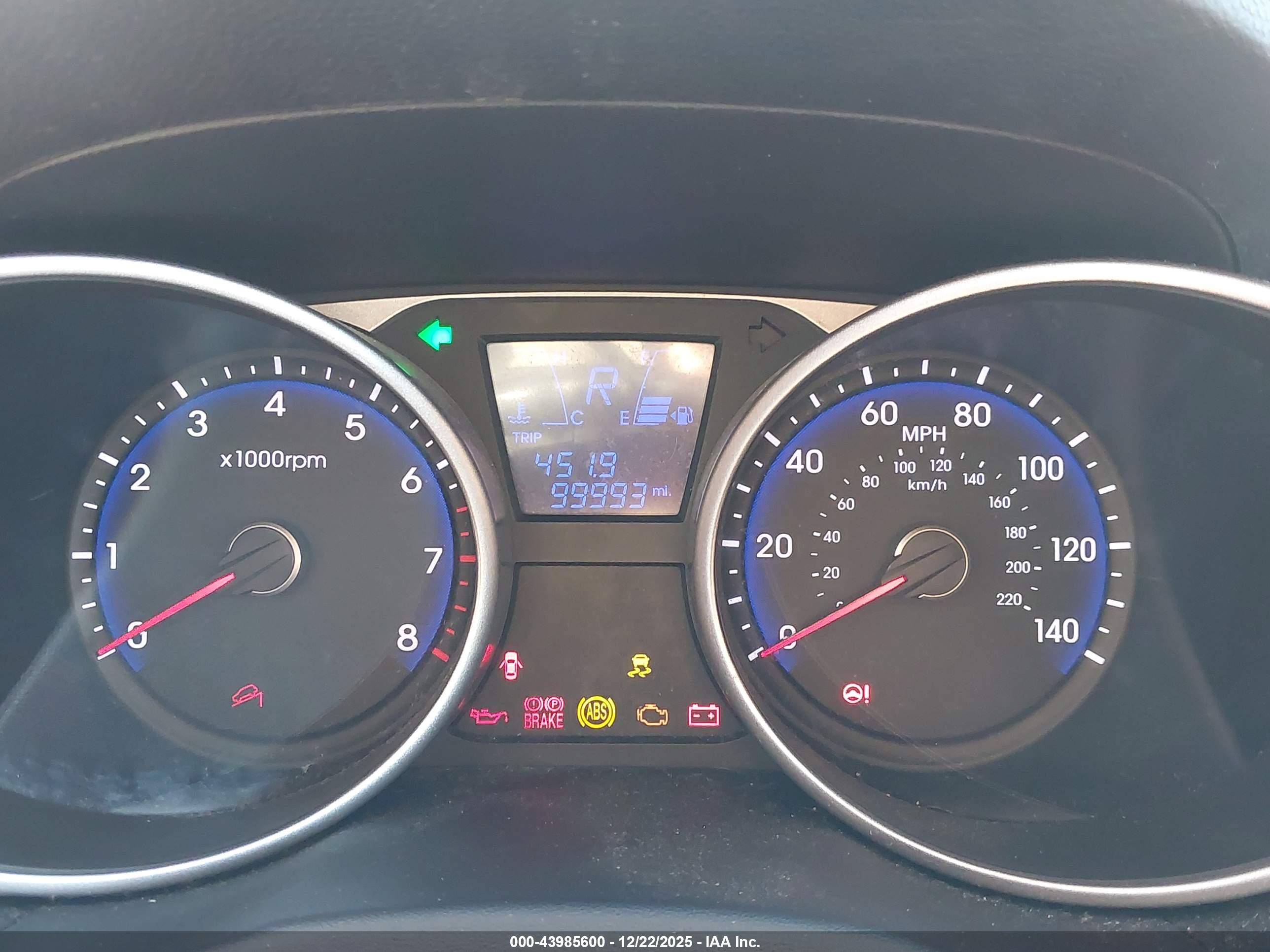HYUNDAI TUCSON image 7
