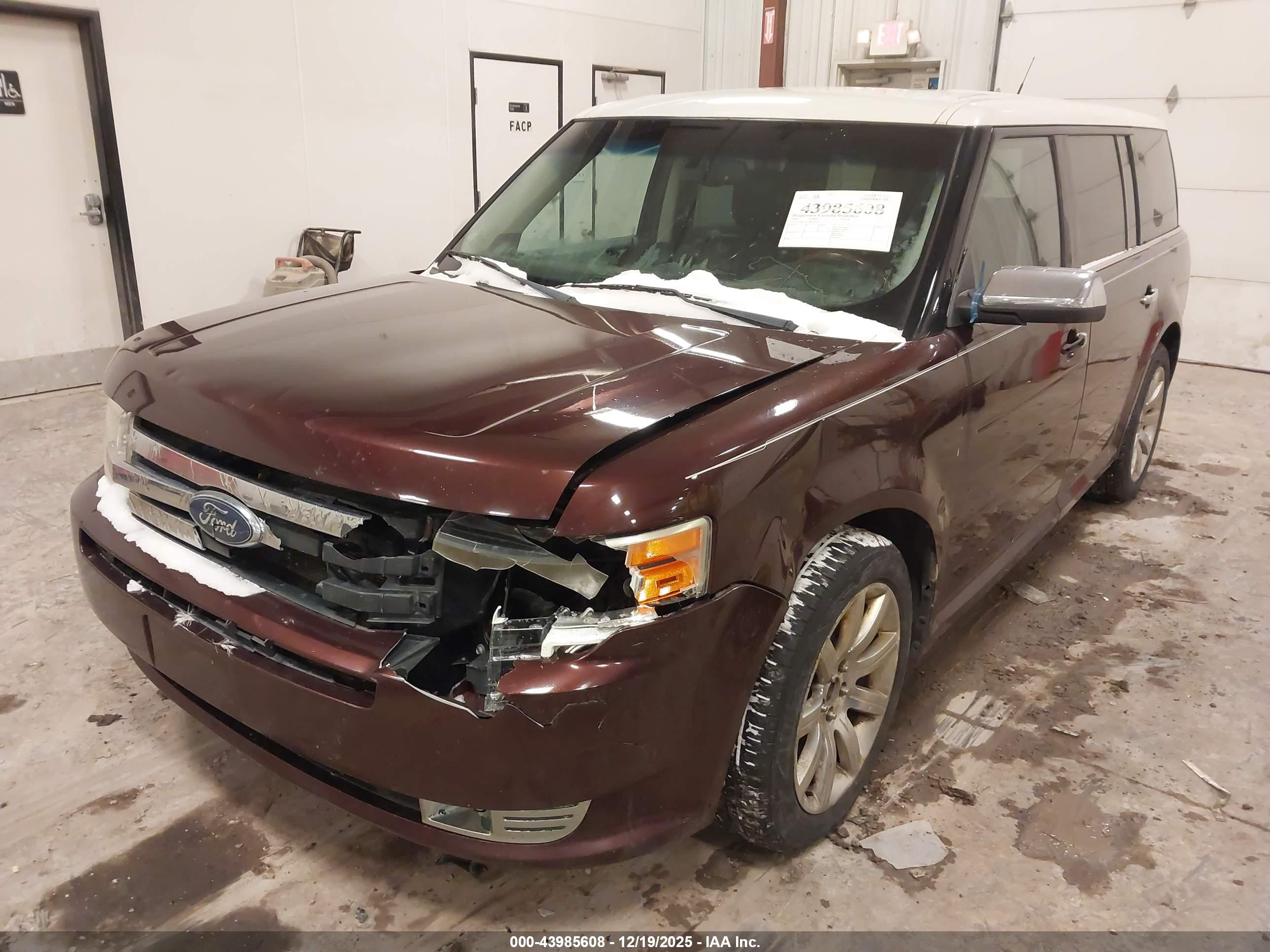 FORD FLEX image 2