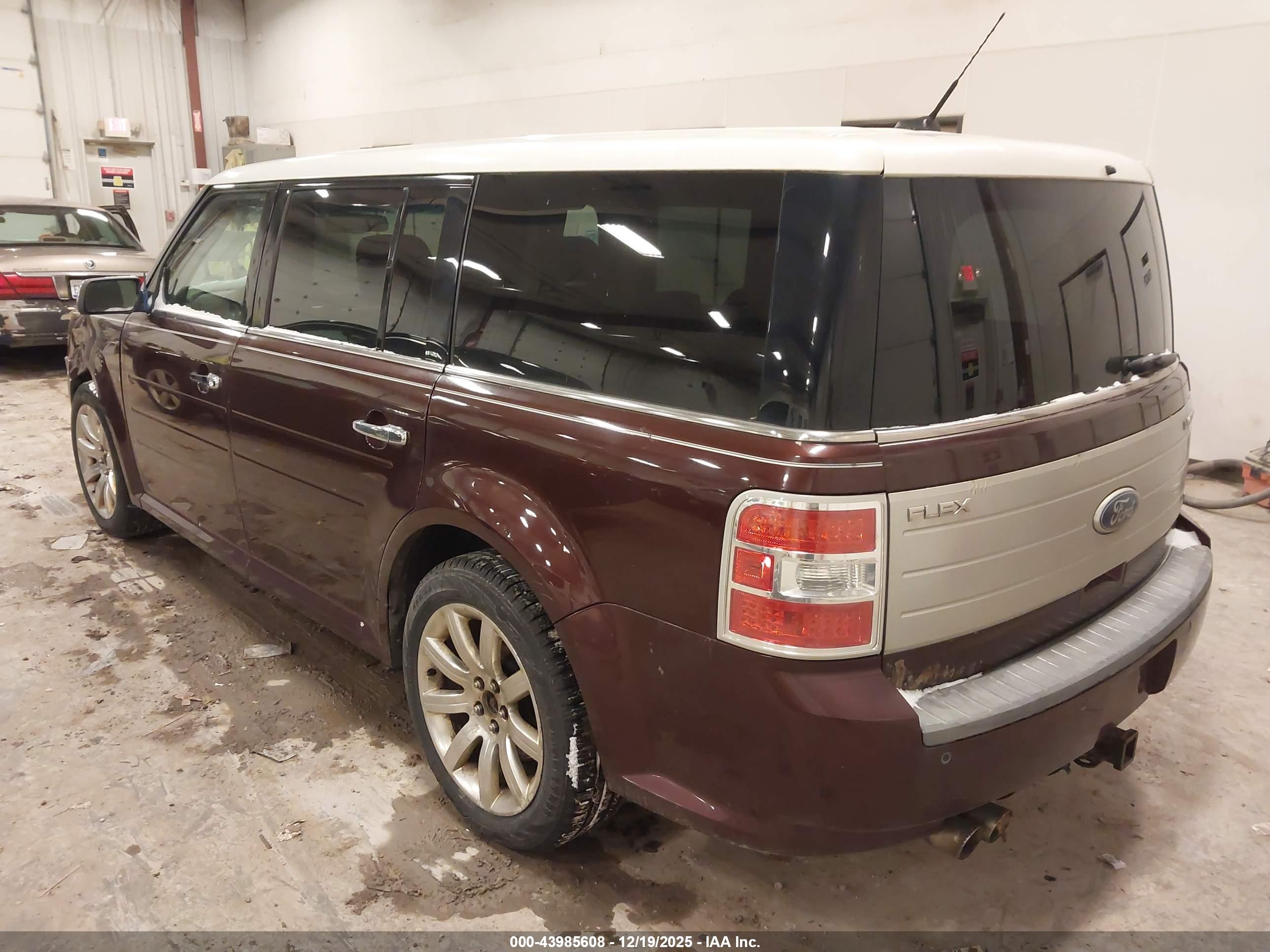 FORD FLEX image 3