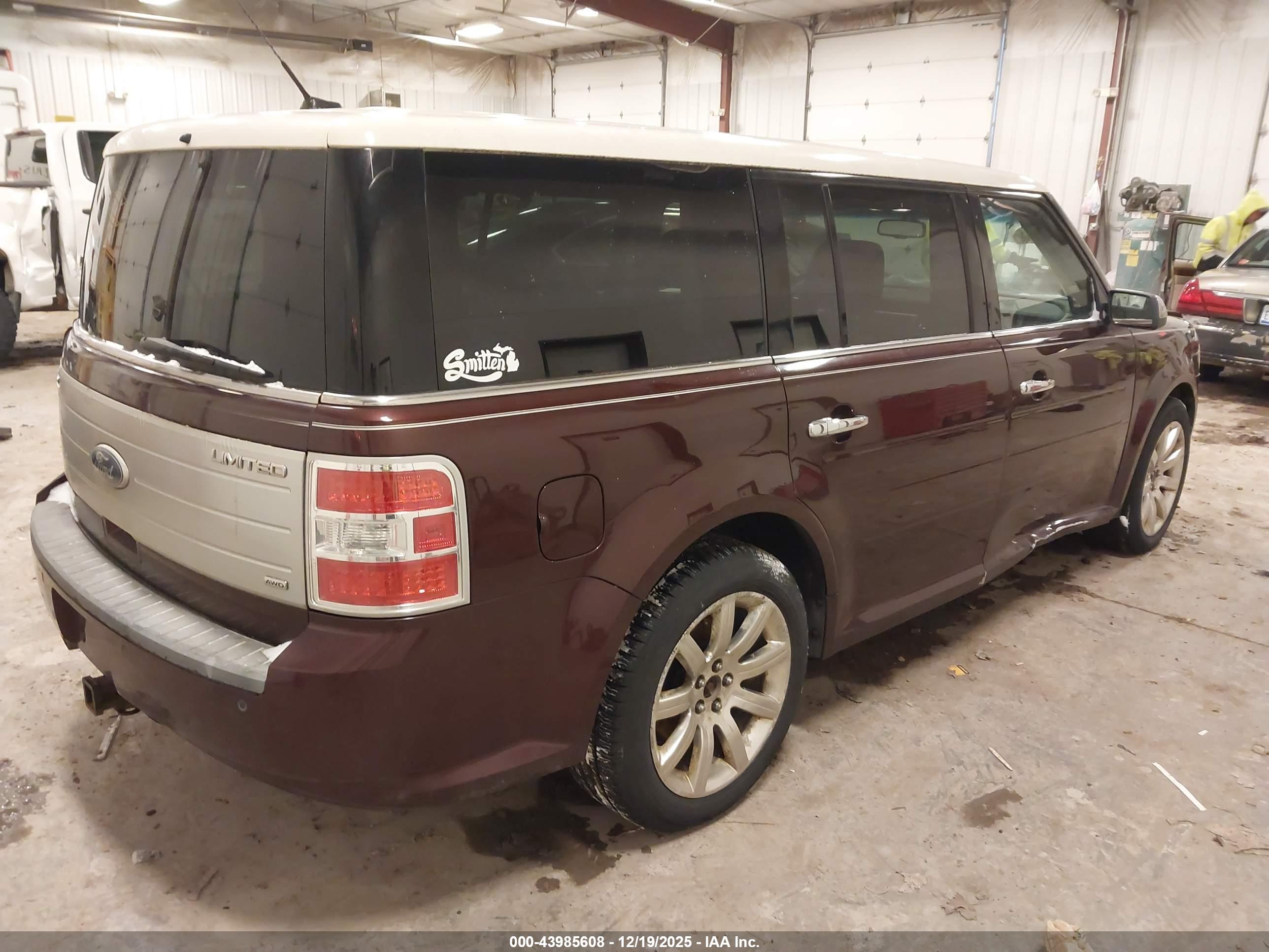 FORD FLEX image 4