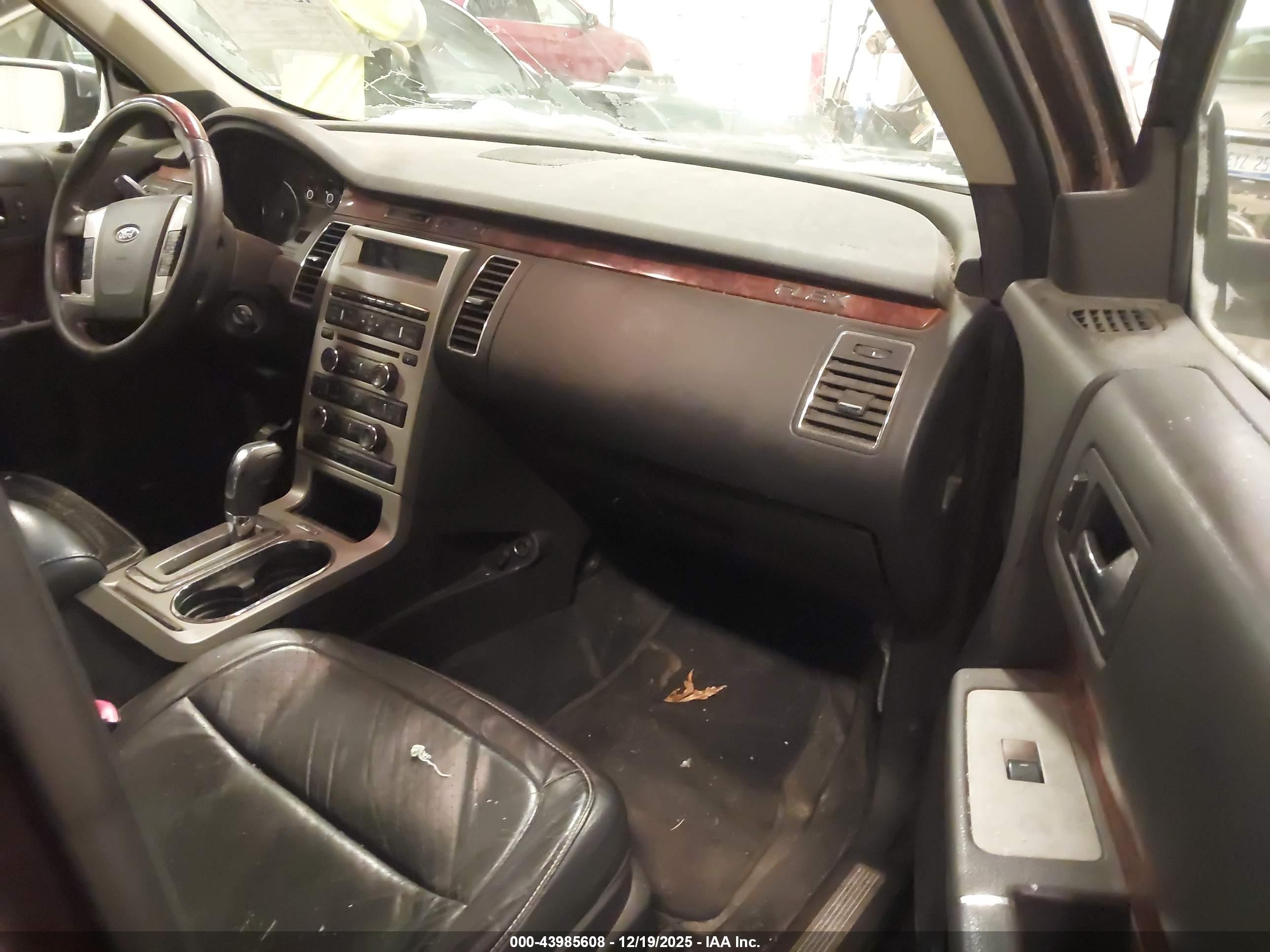 FORD FLEX image 5