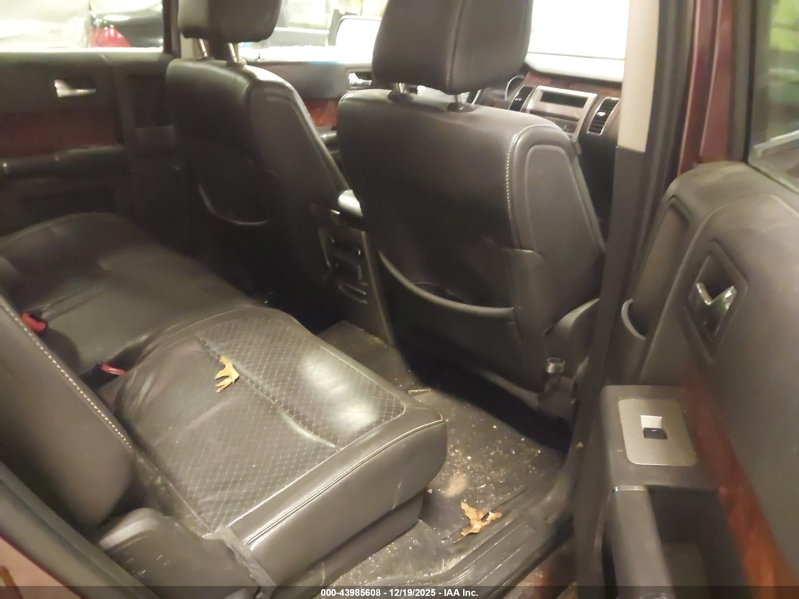 FORD FLEX image 8
