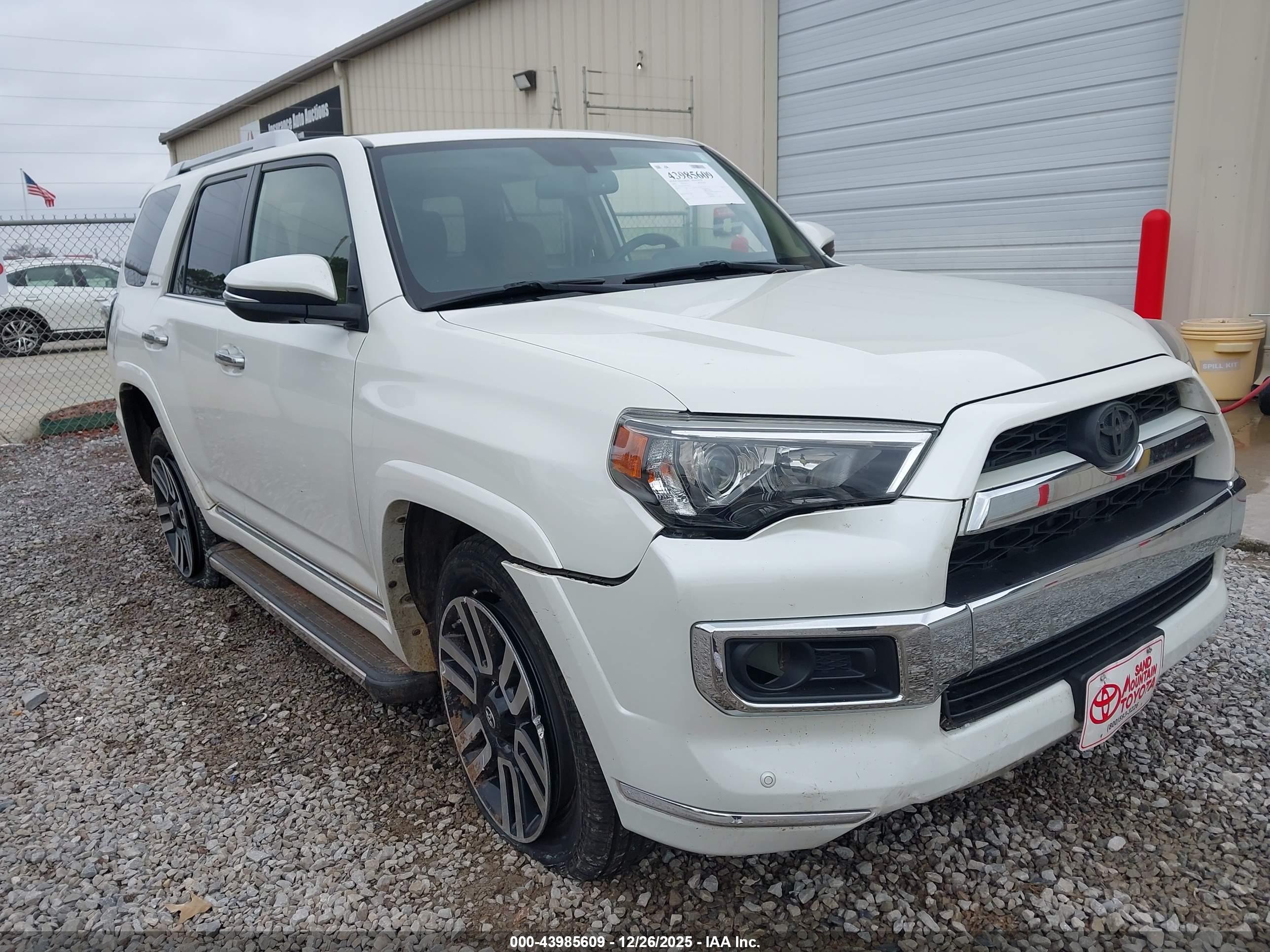 TOYOTA 4RUNNER image 6