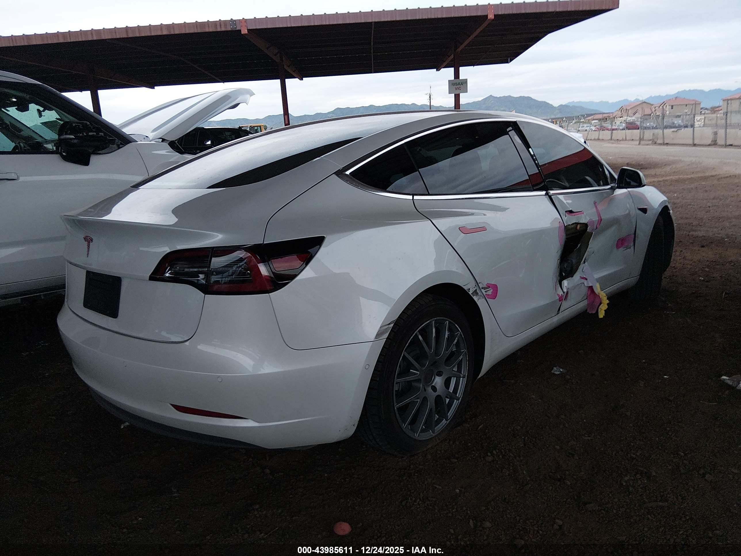 TESLA MODEL image 4