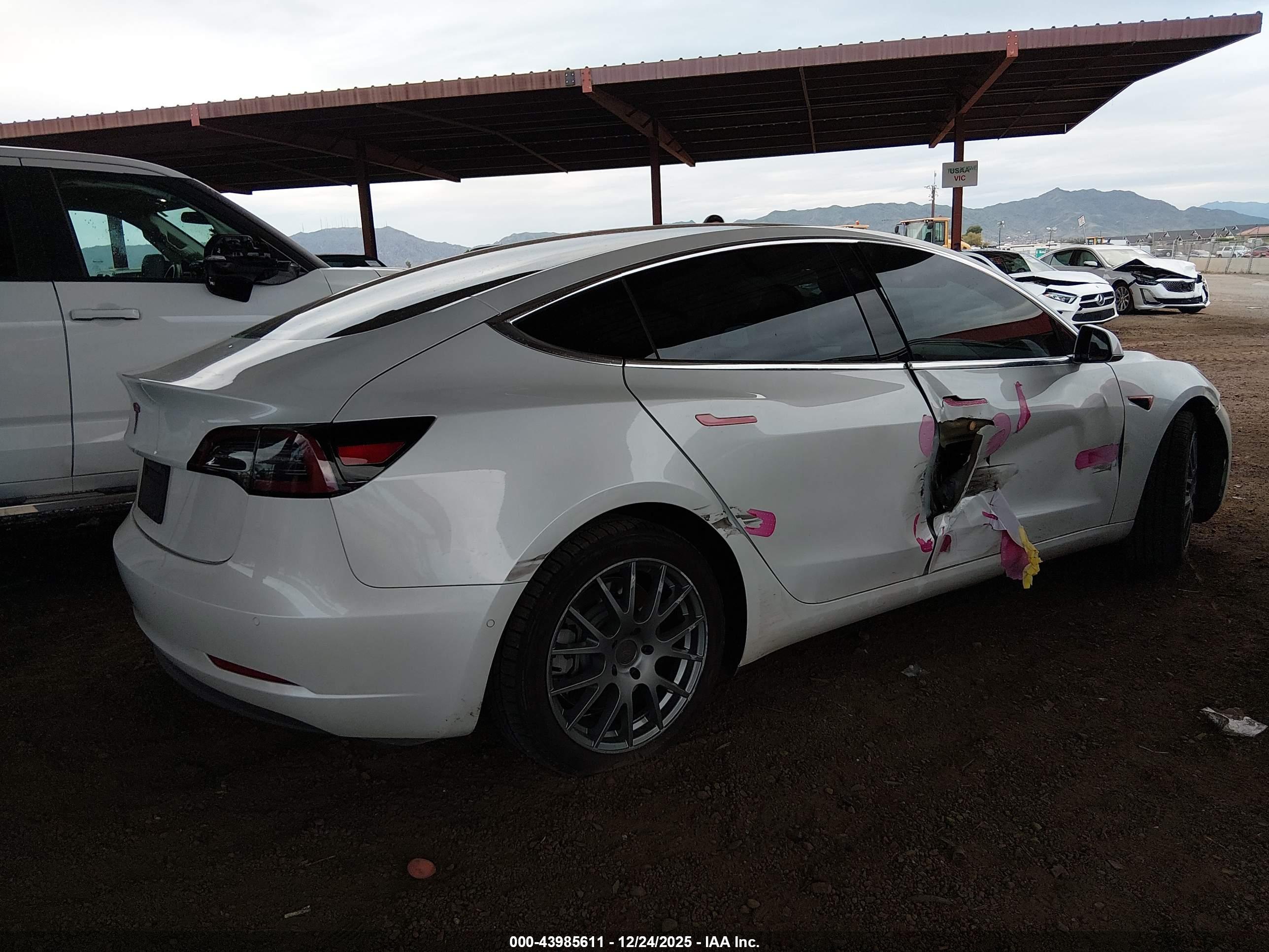 TESLA MODEL image 6