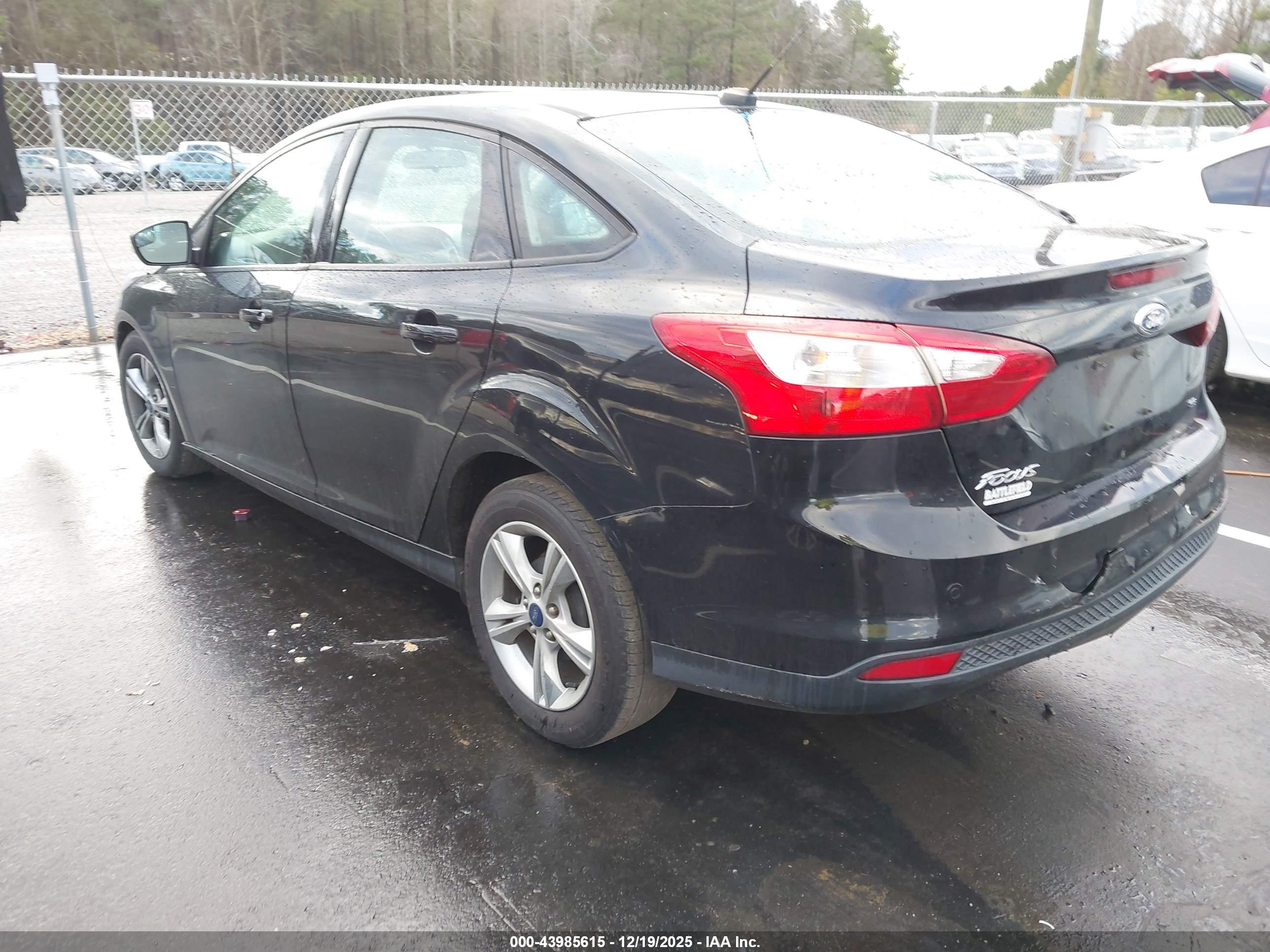 FORD FOCUS image 3