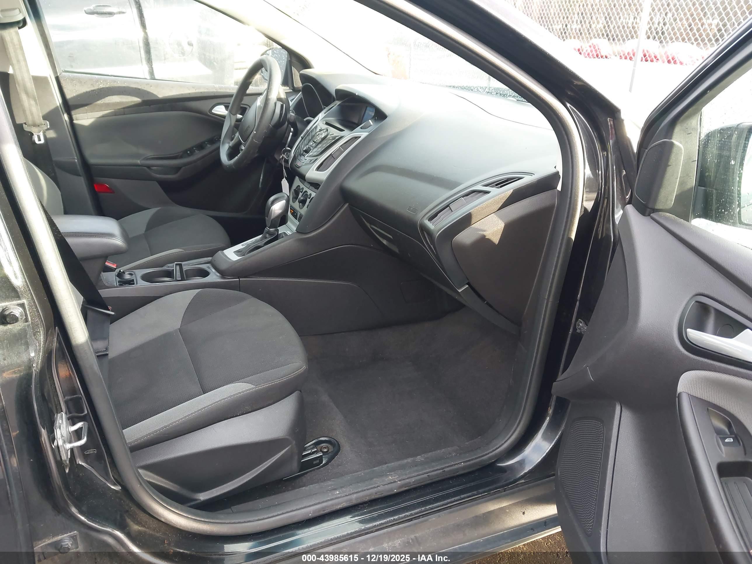 FORD FOCUS image 5