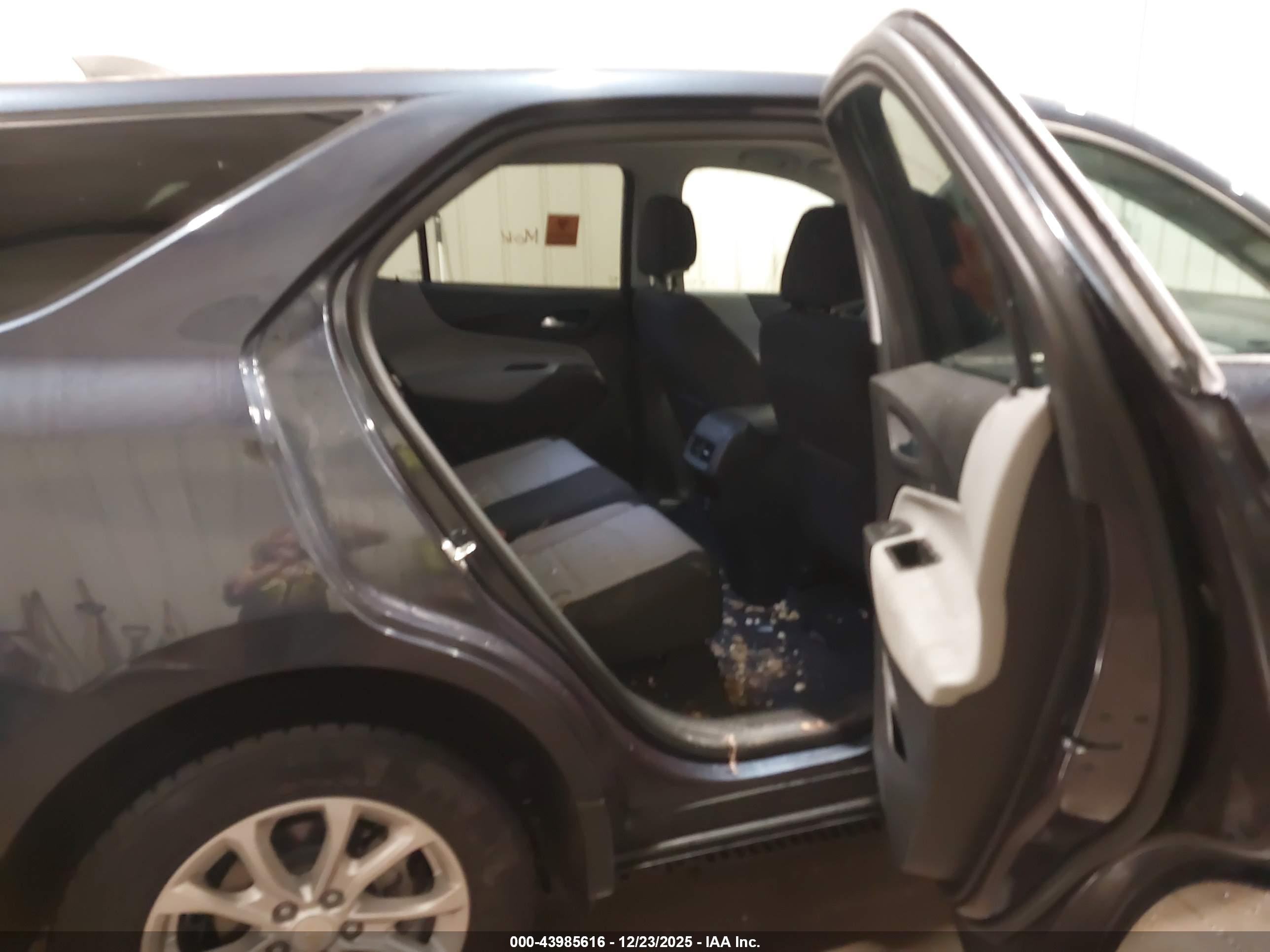 CHEVROLET EQUINOX image 8