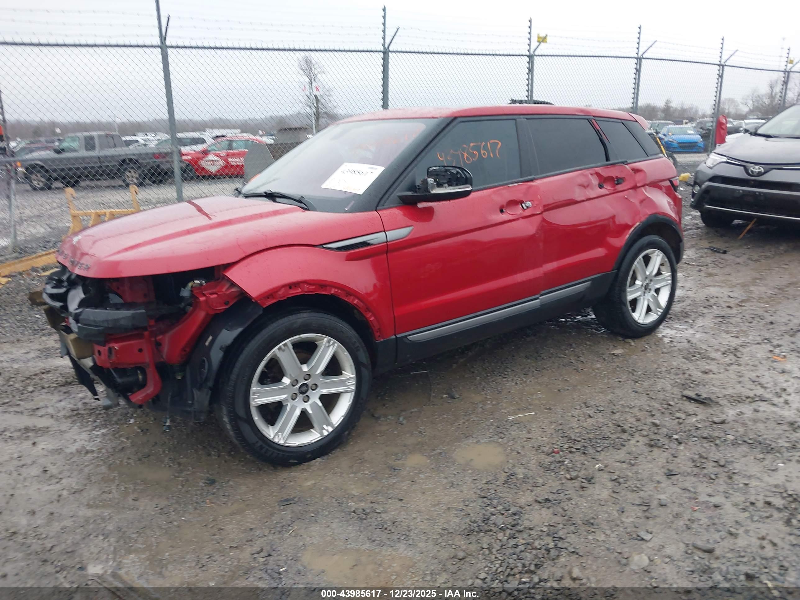 LAND ROVER image 2