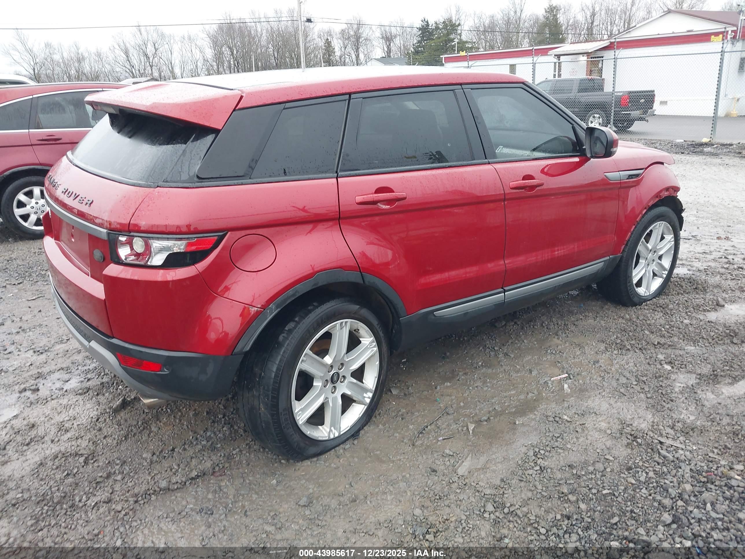 LAND ROVER image 4