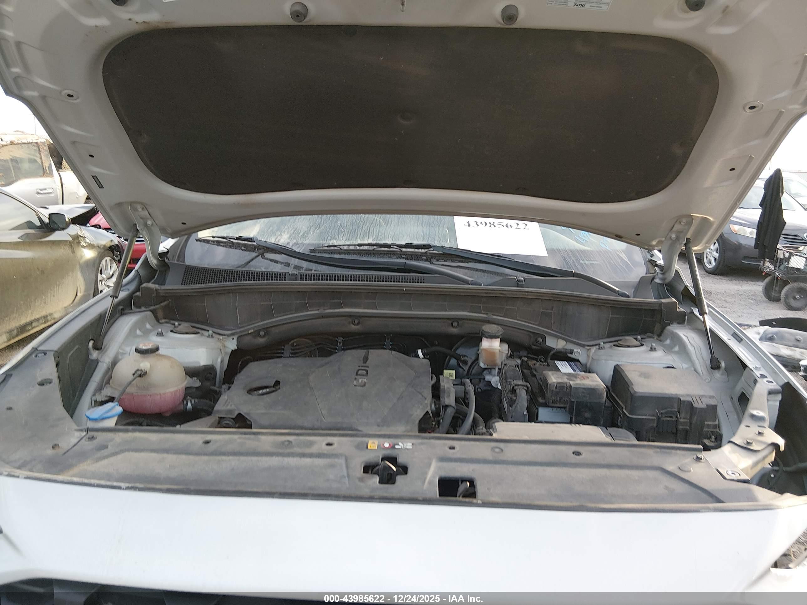 HYUNDAI SANTA image 10