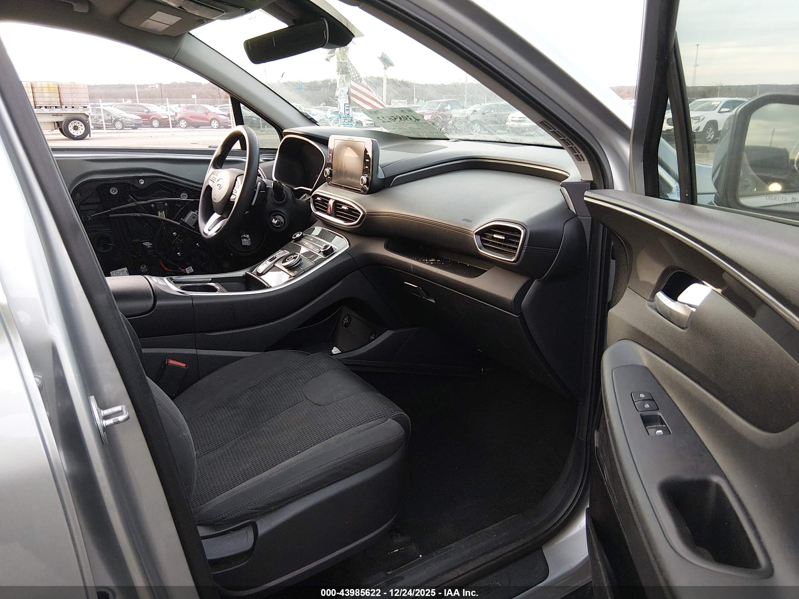 HYUNDAI SANTA image 5