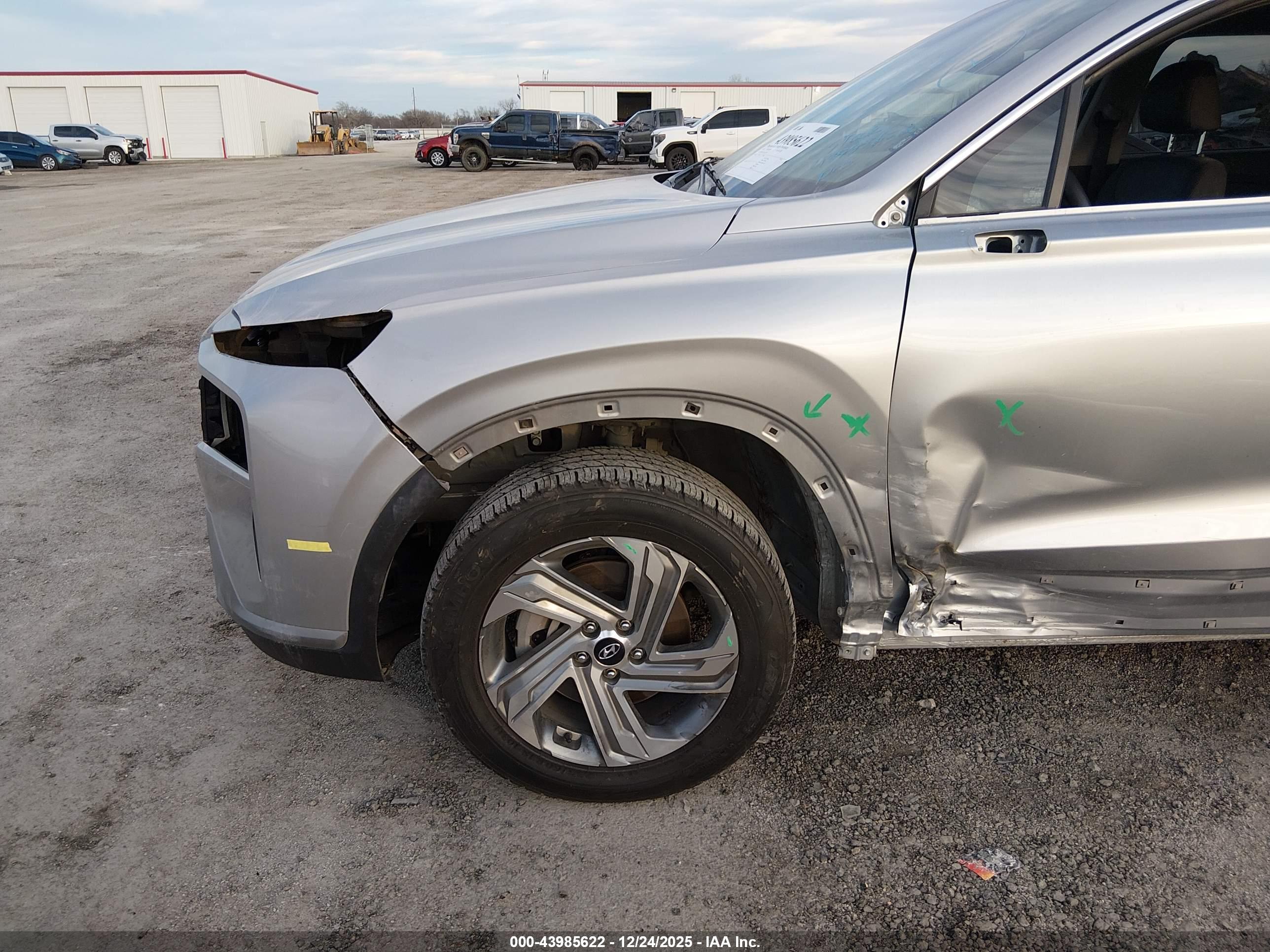 HYUNDAI SANTA image 6