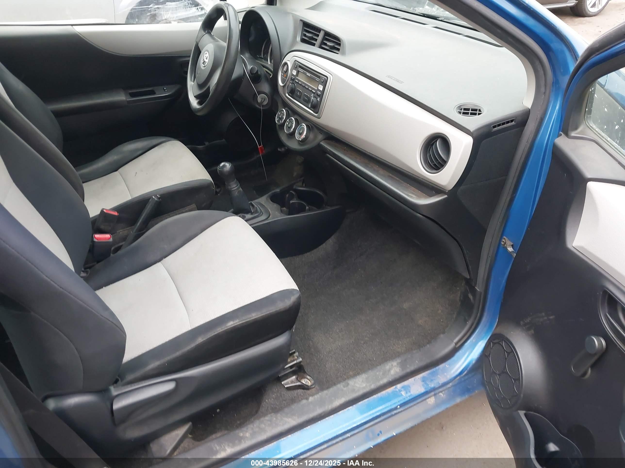 TOYOTA YARIS image 5