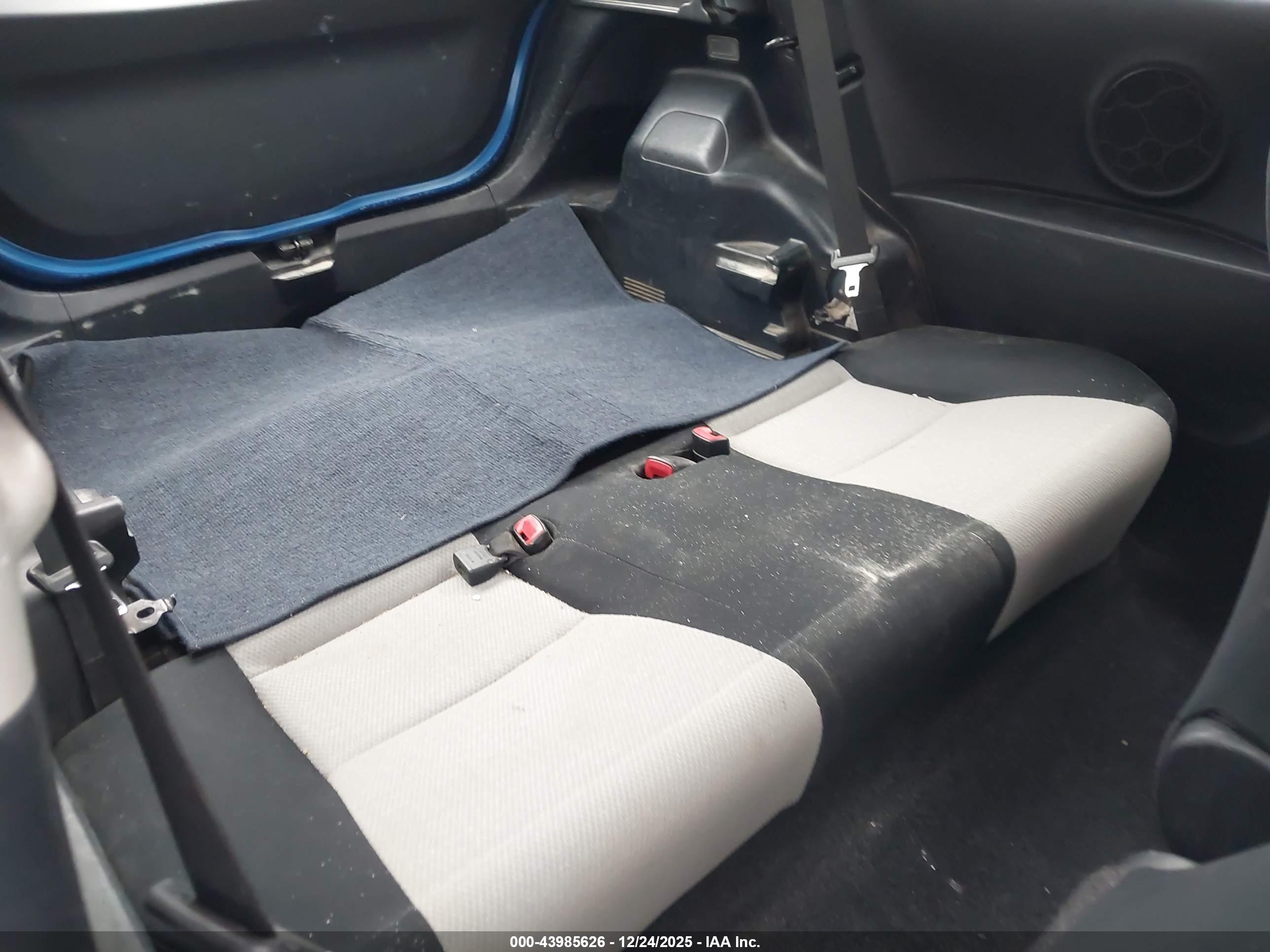 TOYOTA YARIS image 8