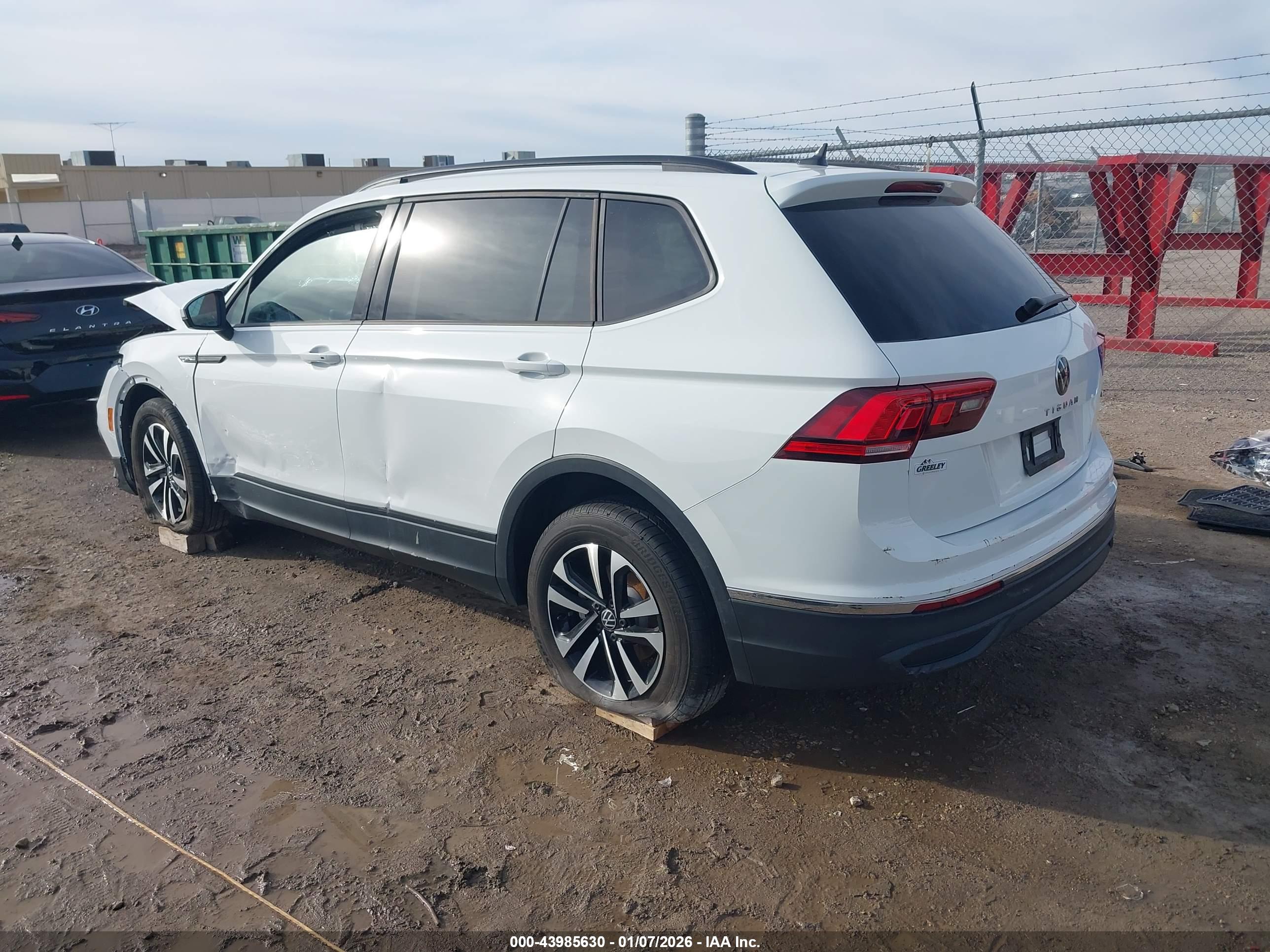 VOLKSWAGEN TIGUAN image 3
