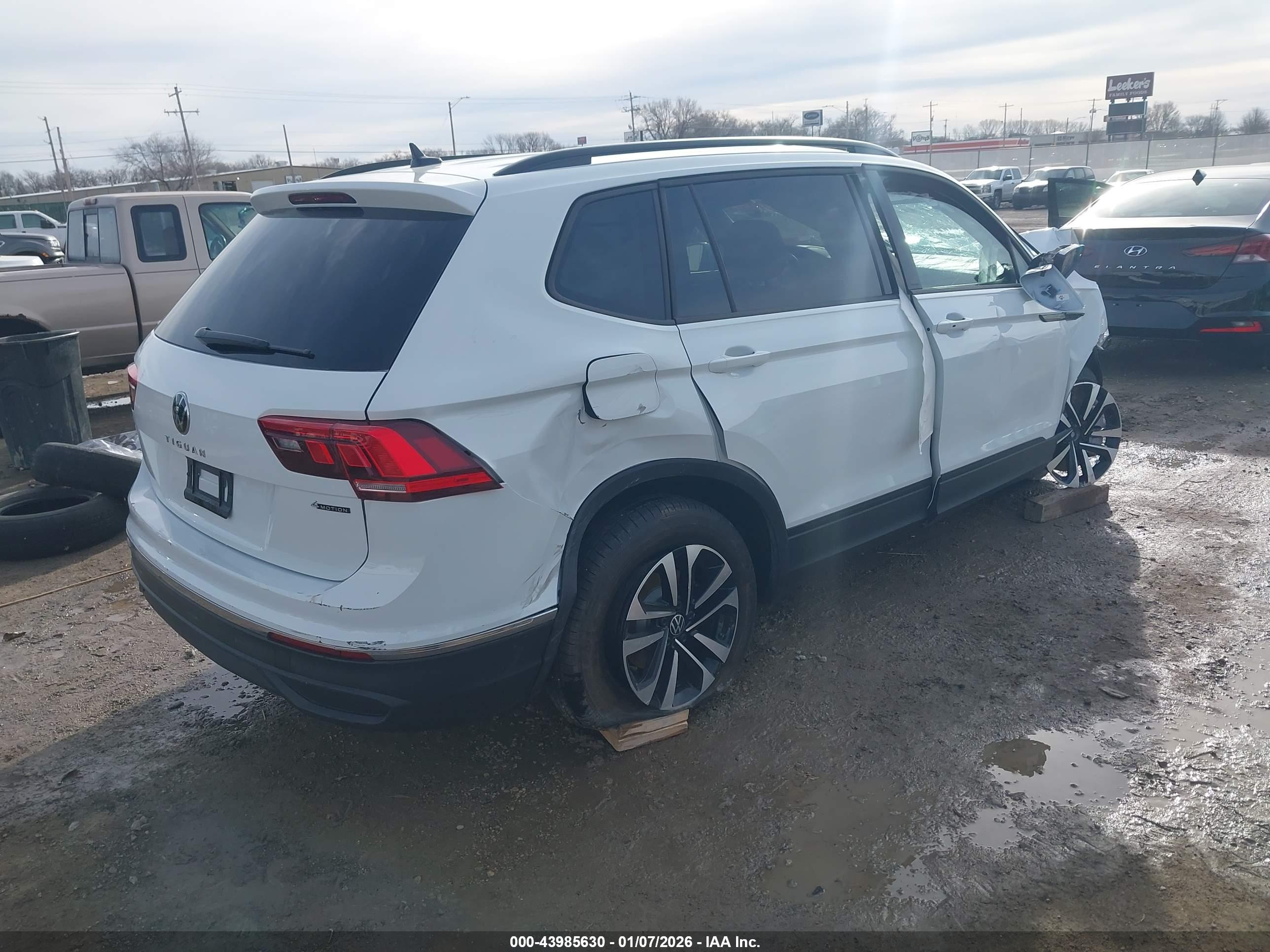 VOLKSWAGEN TIGUAN image 4