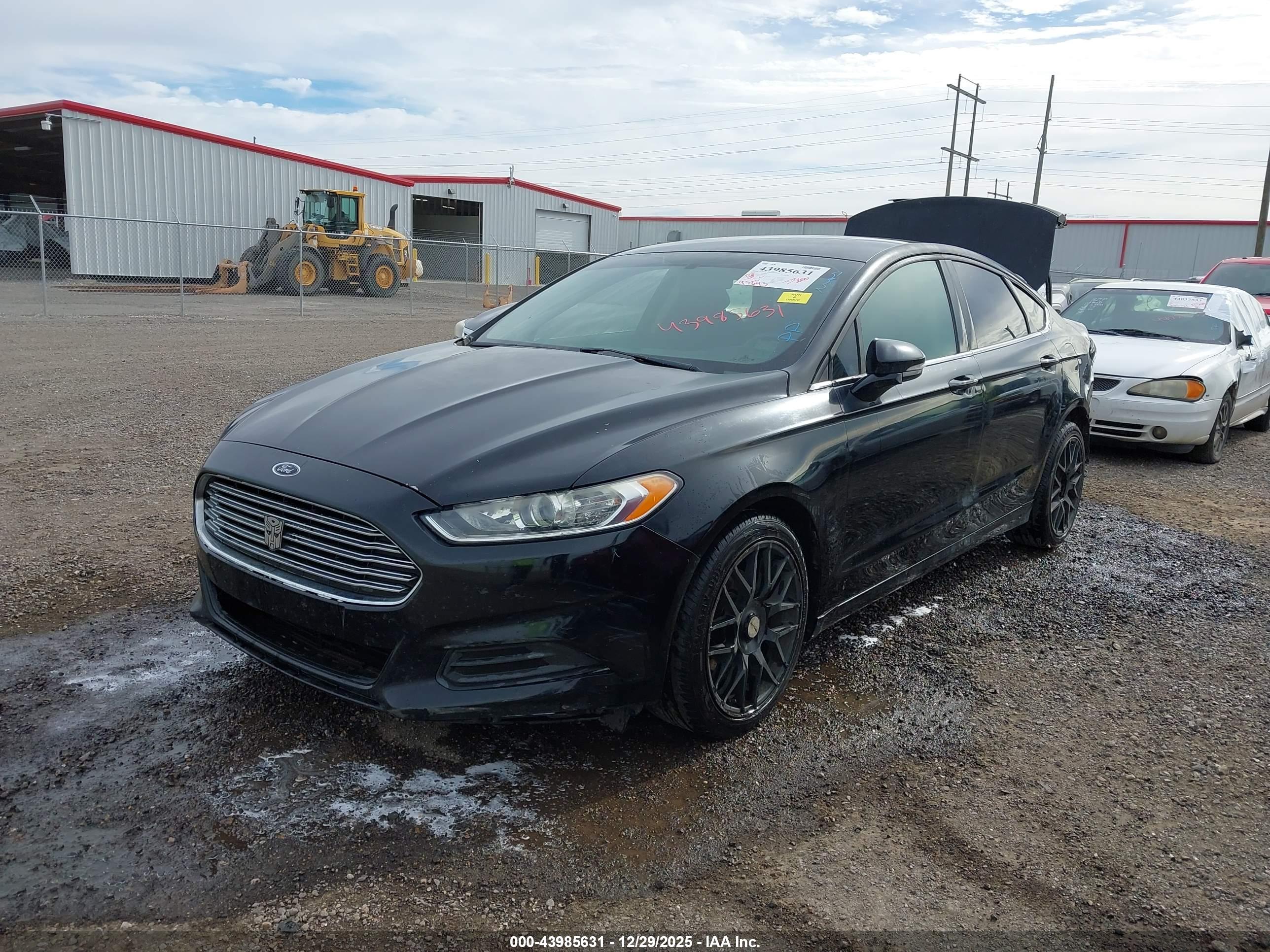 FORD FUSION image 2