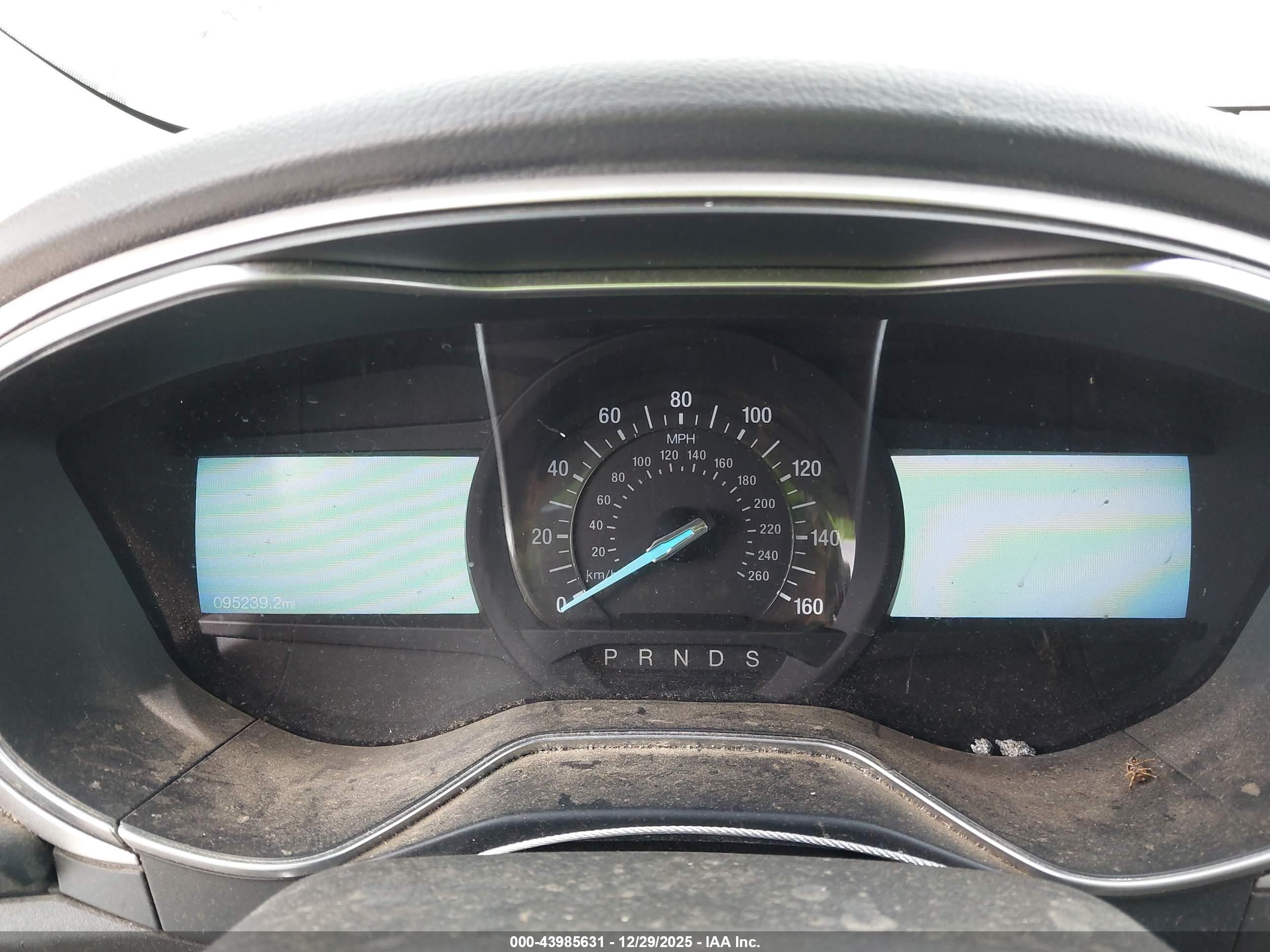 FORD FUSION image 7