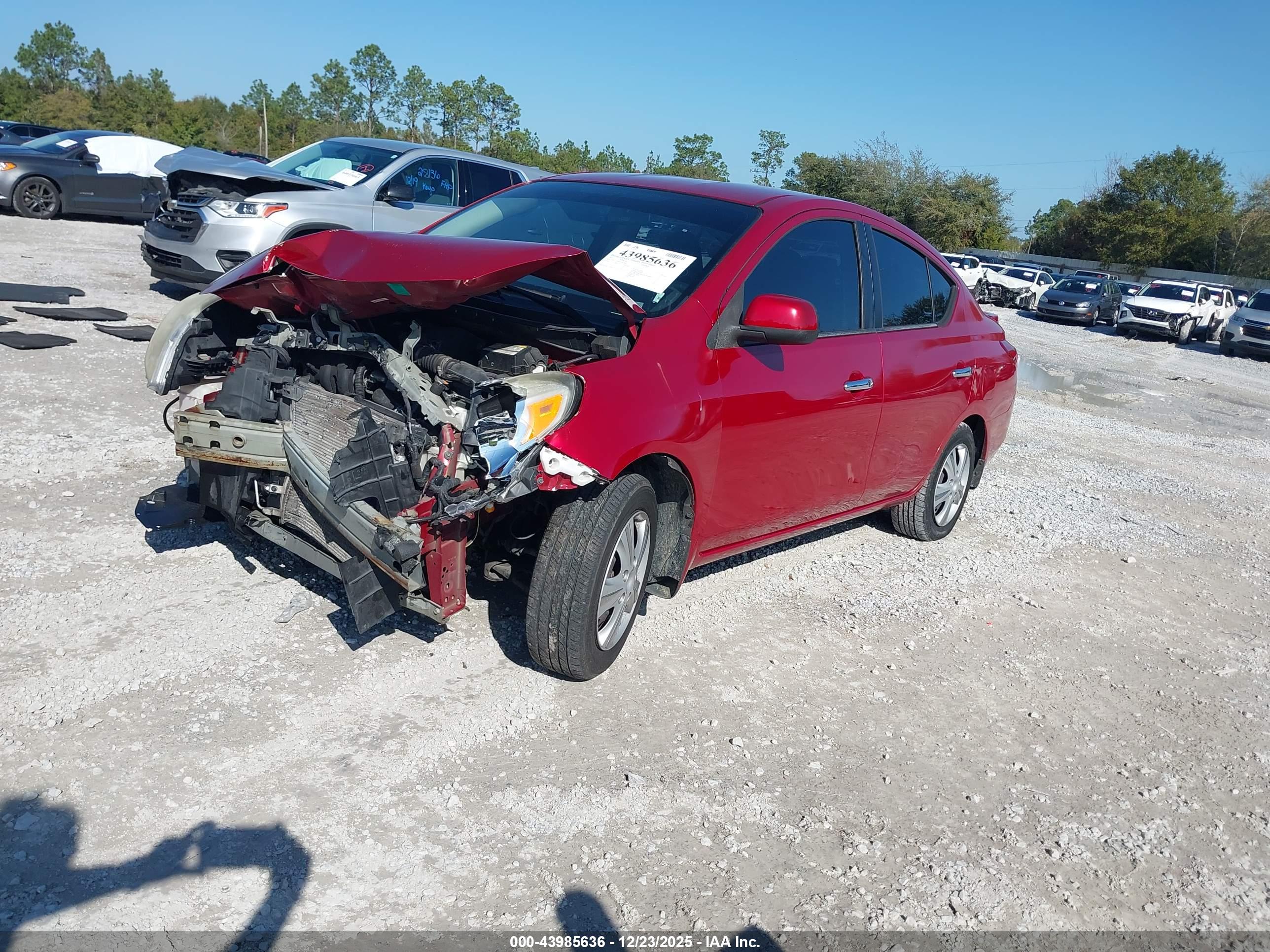 NISSAN VERSA image 2