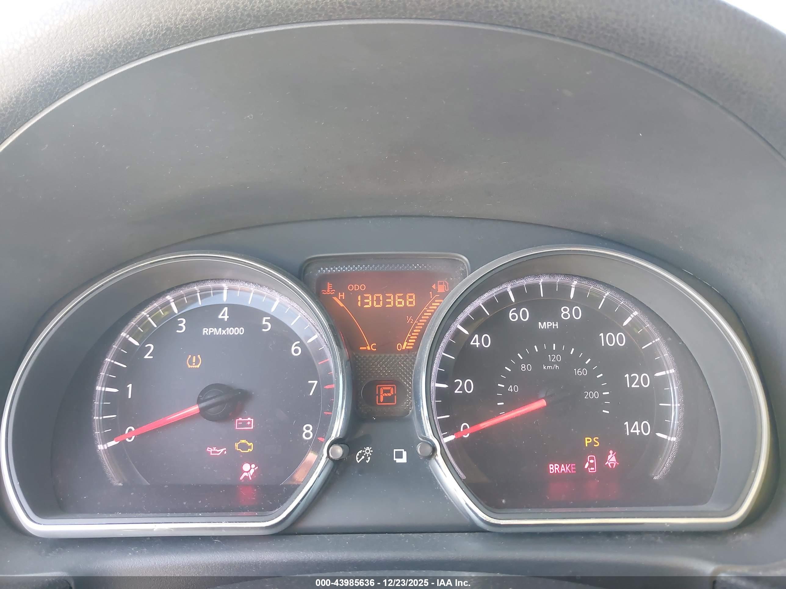 NISSAN VERSA image 7