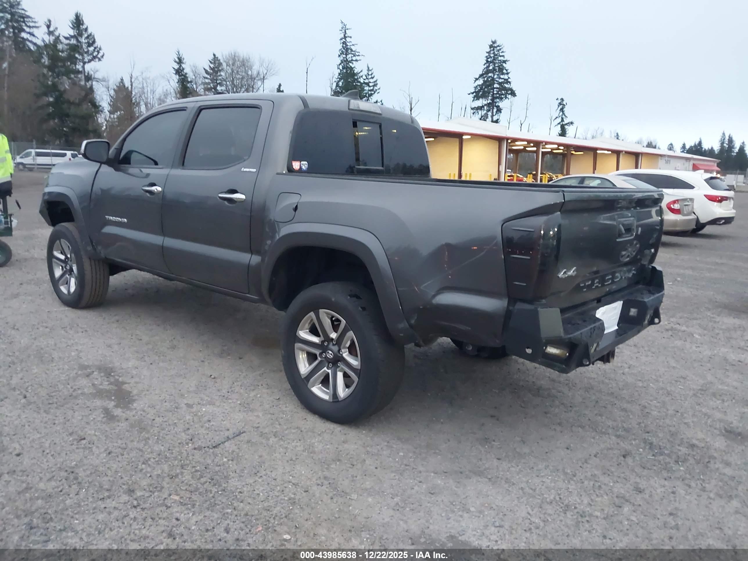 TOYOTA TACOMA image 3