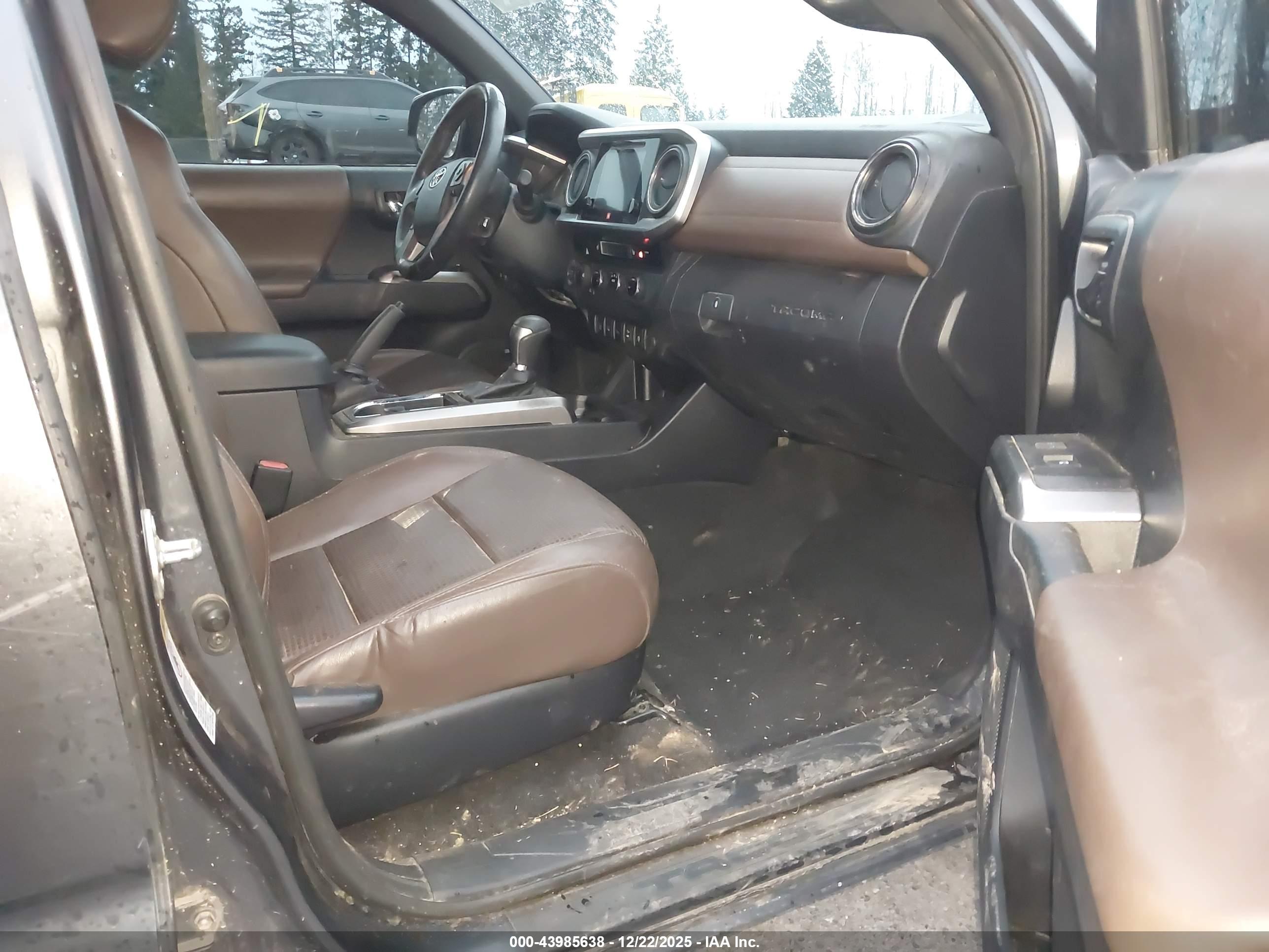 TOYOTA TACOMA image 5