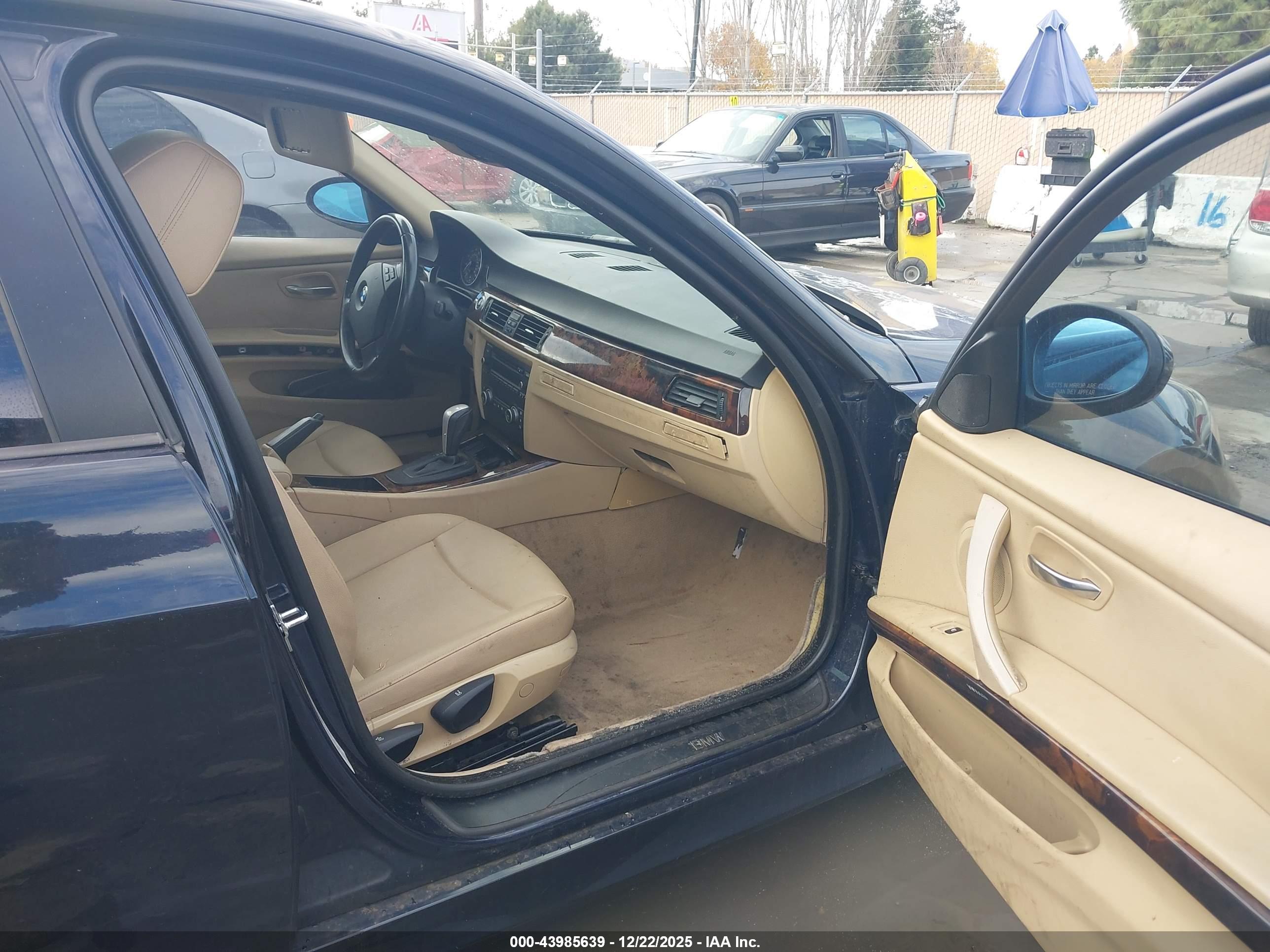 BMW 328I image 5